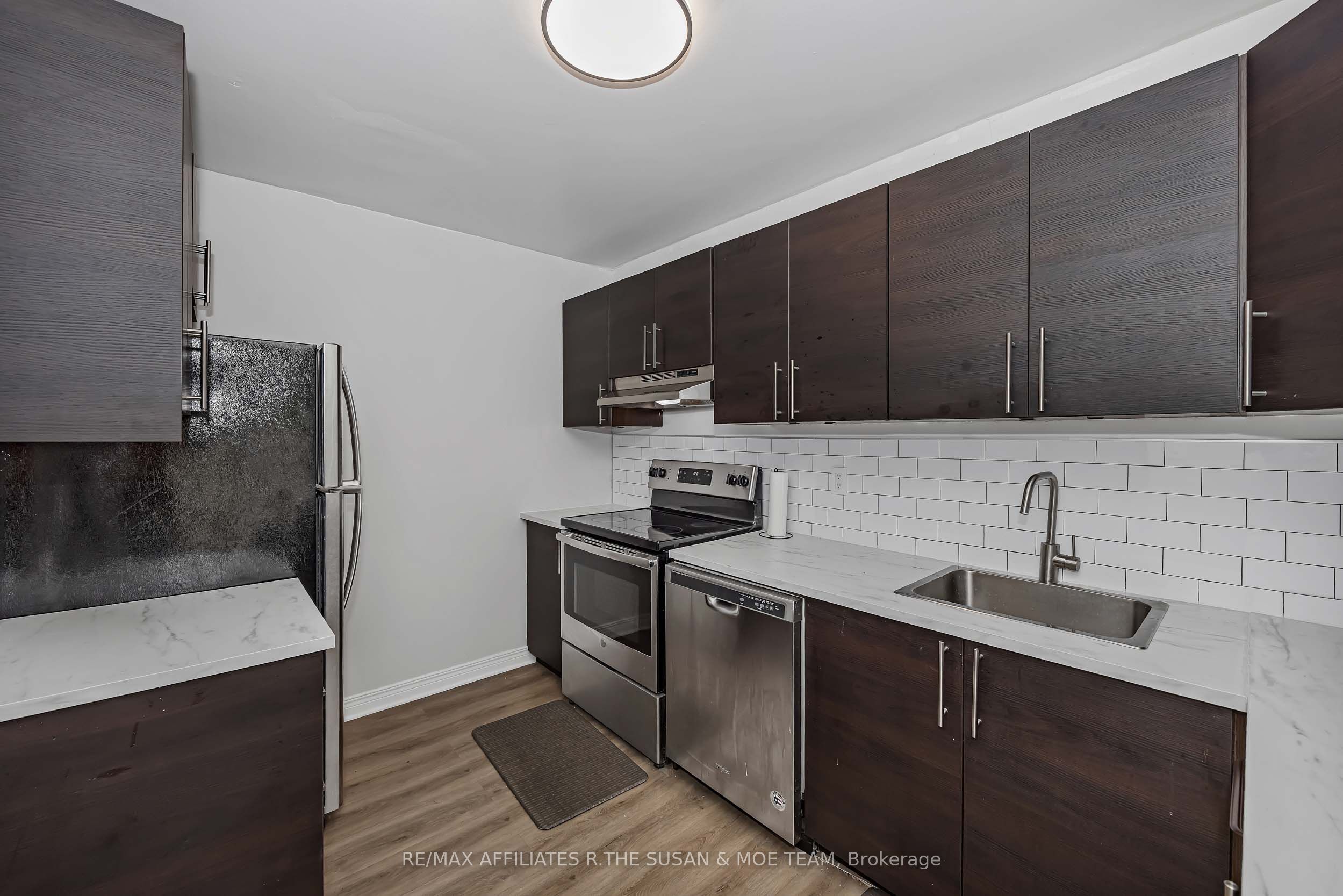 500 Fenerty Court 6 Property Photo 12