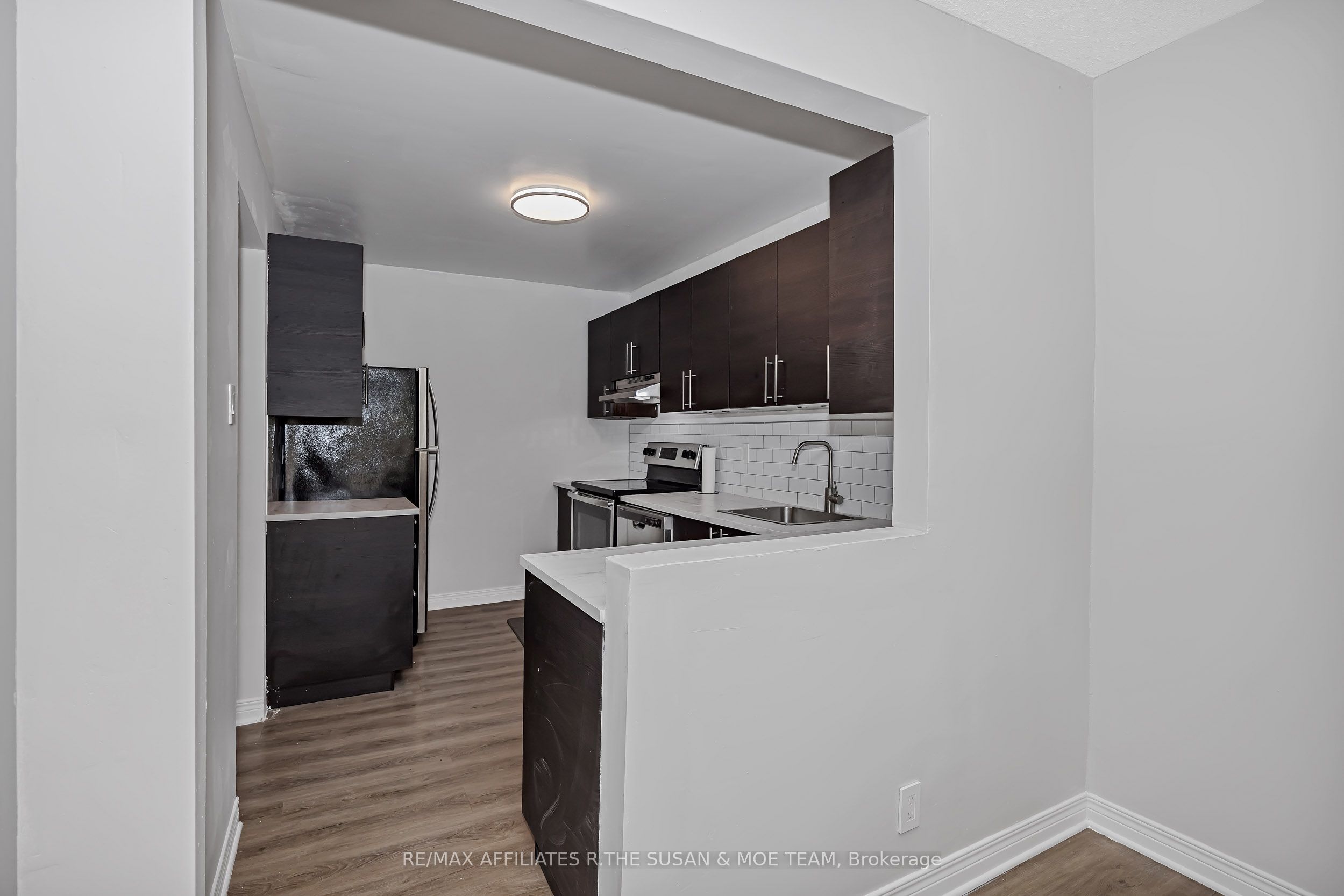 500 Fenerty Court 6 Property Photo 16