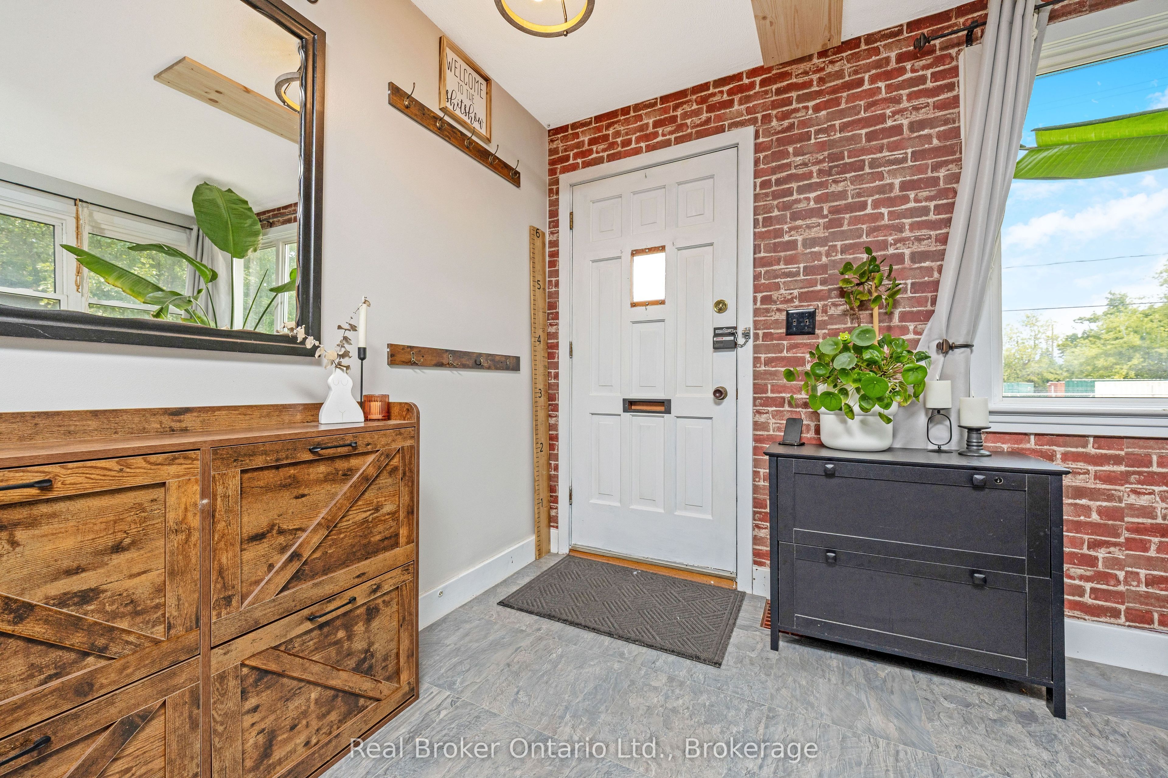 175 Stevenson Street S Property Photo 6