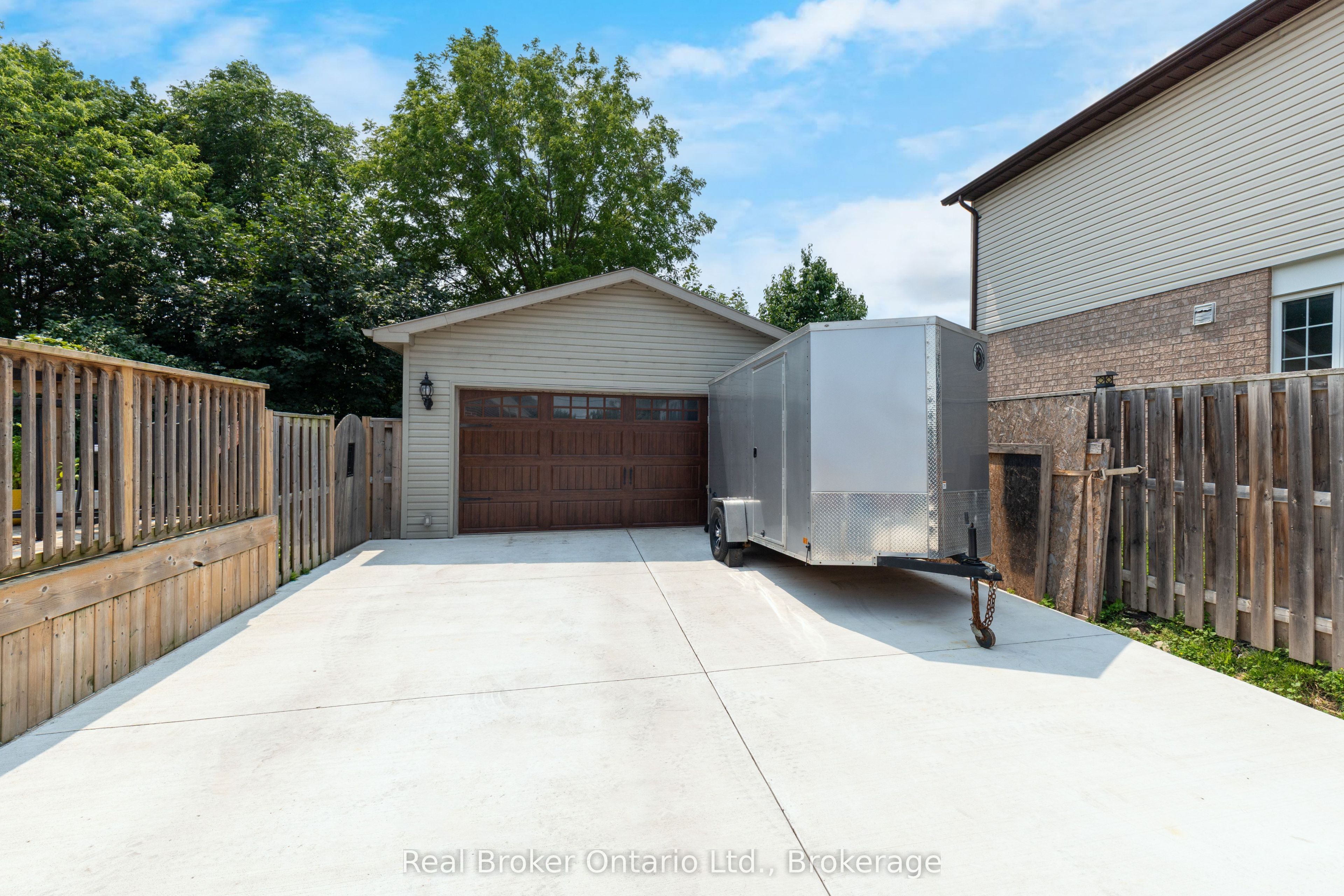 175 Stevenson Street S Property Photo 33