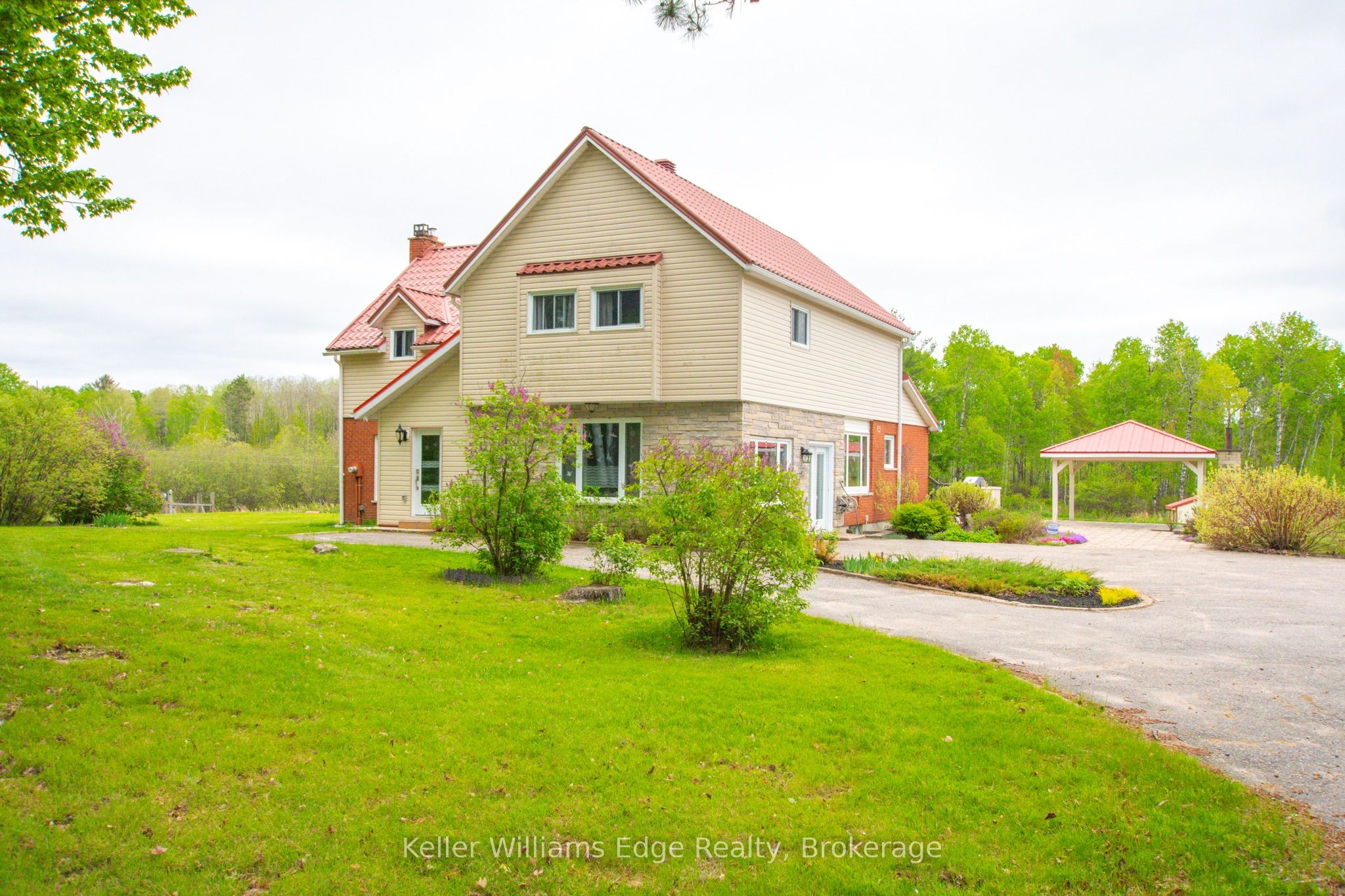 89 Hills Siding Road Property Photo 2