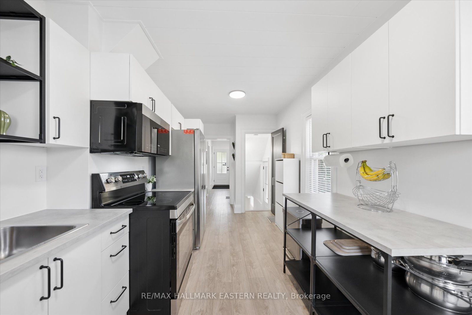 590 Douglas Avenue Property Photo 10
