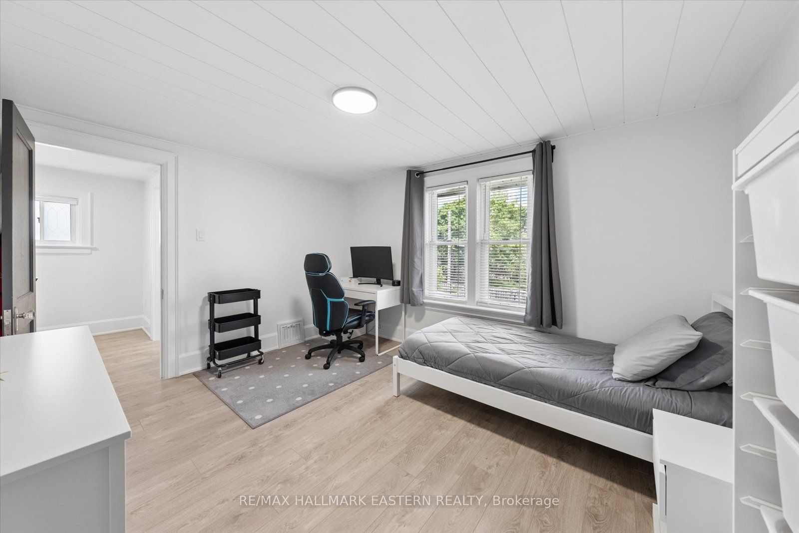 590 Douglas Avenue Property Photo 15