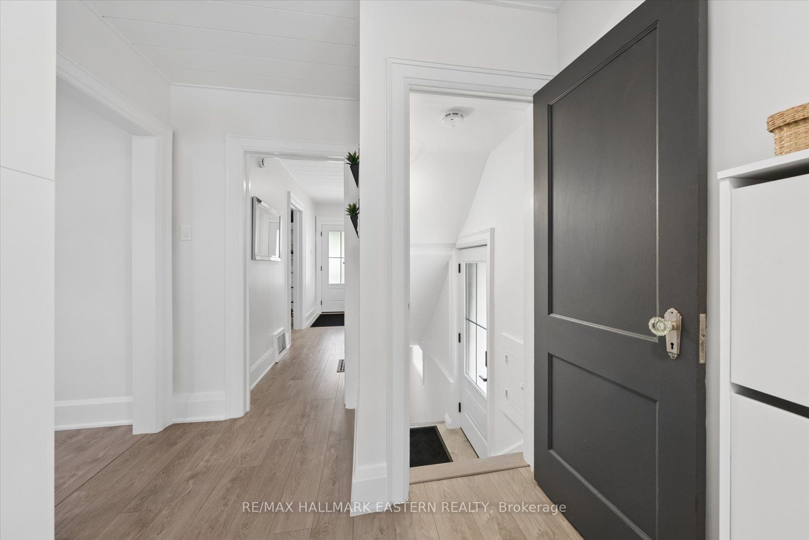 590 Douglas Avenue Property Photo 19