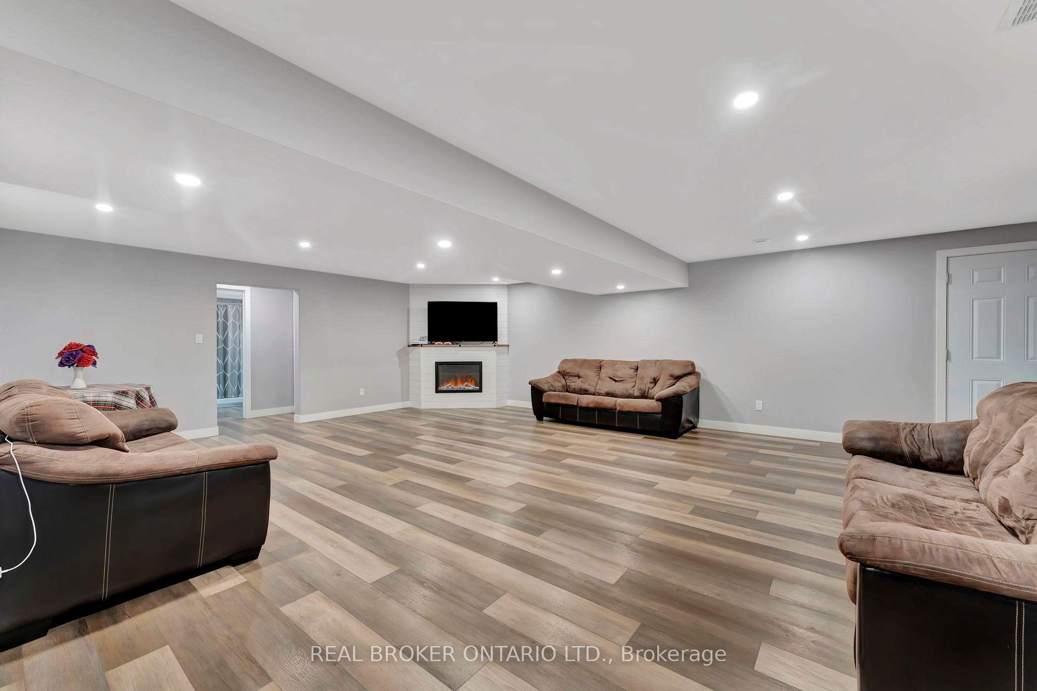 12 Albert Street Property Photo 25