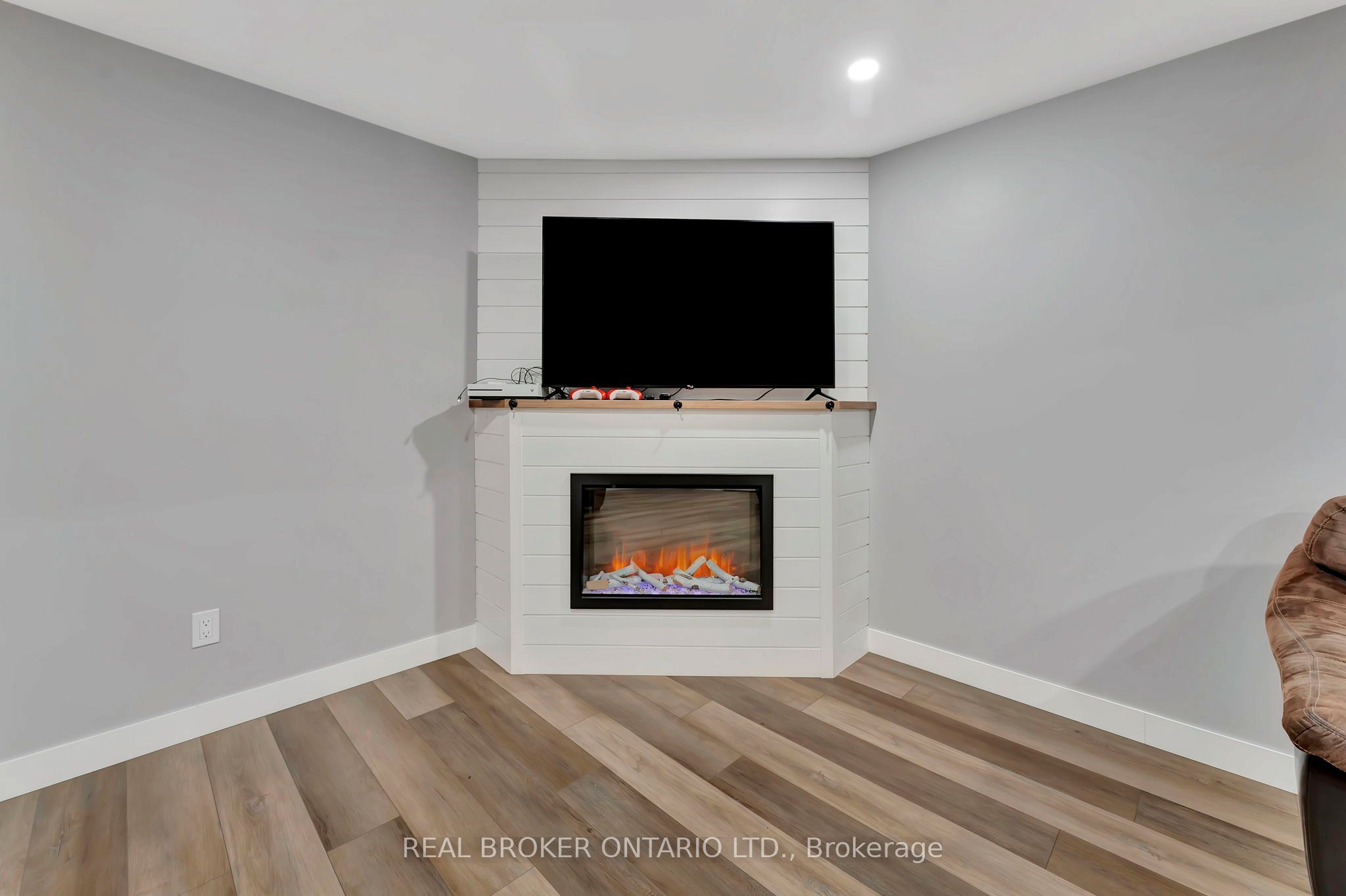 12 Albert Street Property Photo 26