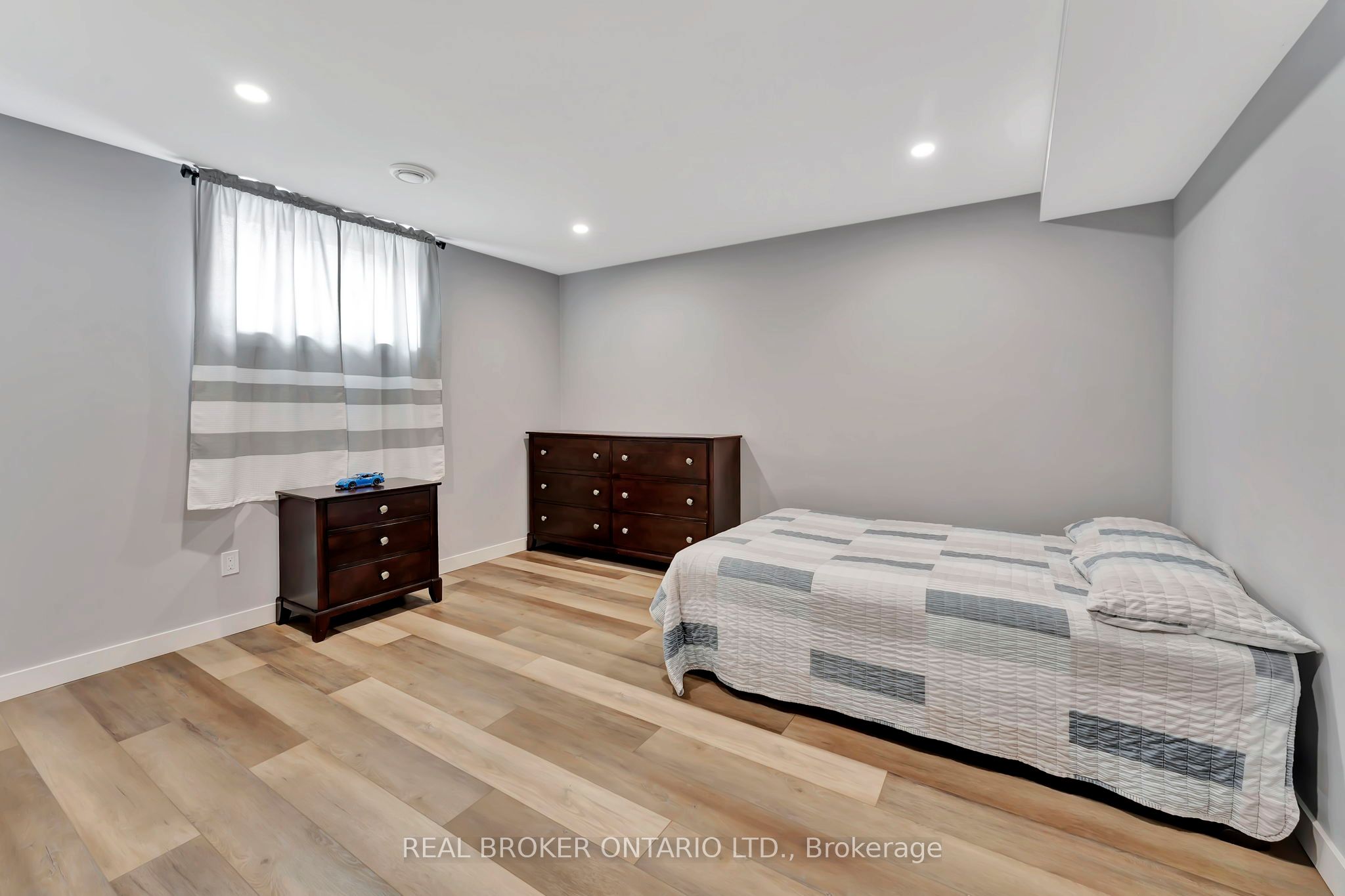 12 Albert Street Property Photo 28