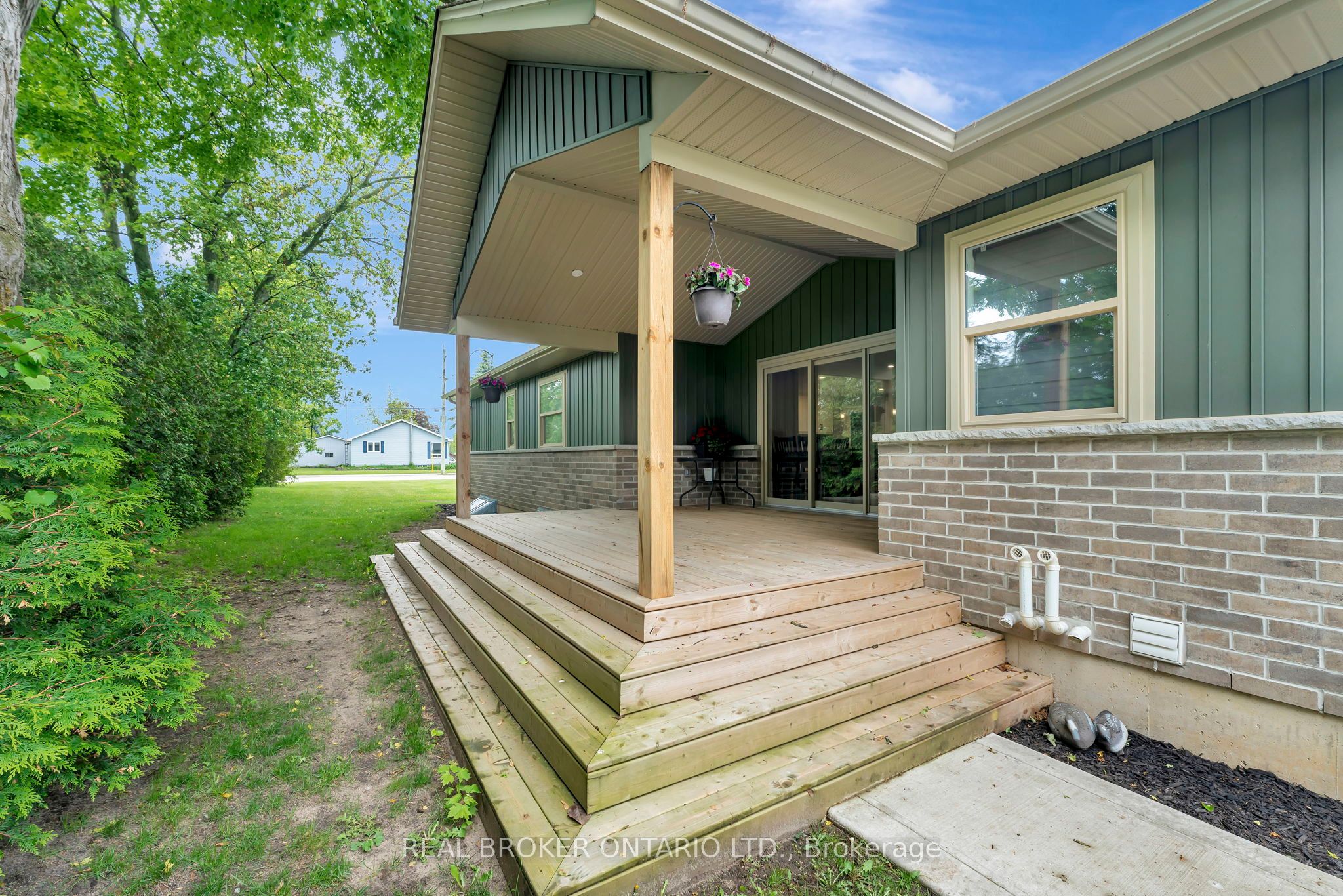 12 Albert Street Property Photo 34