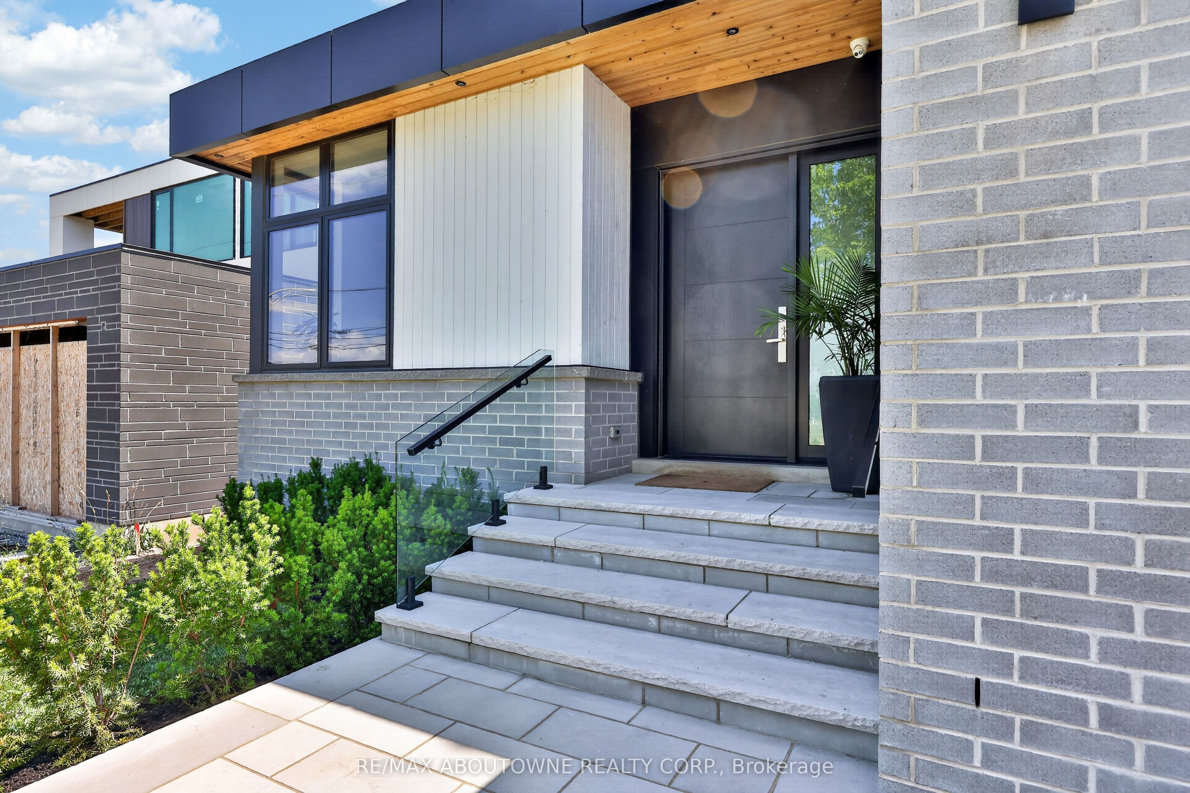 70 Upper Mount Albion Road Property Photo 3
