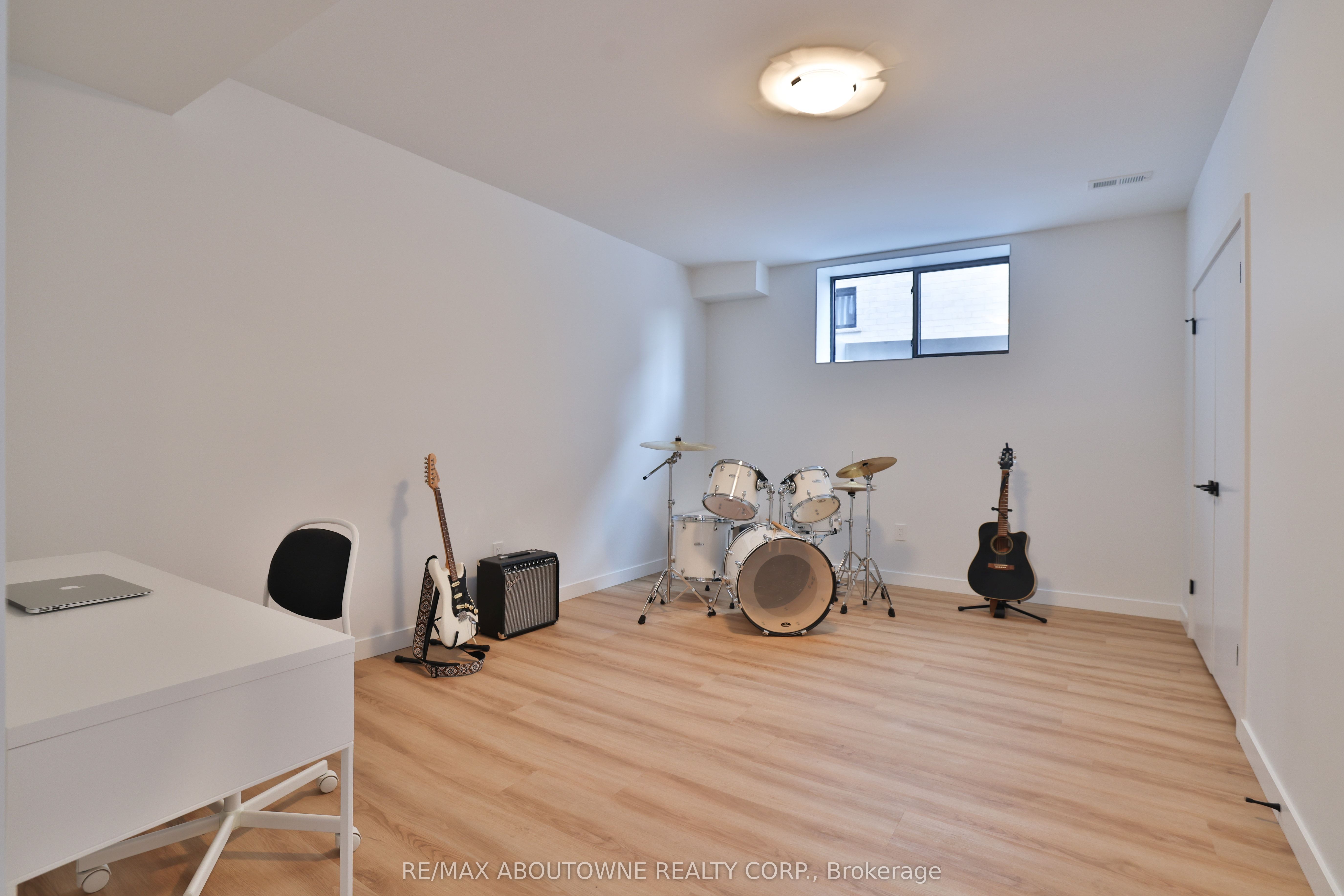 70 Upper Mount Albion Road Property Photo 32