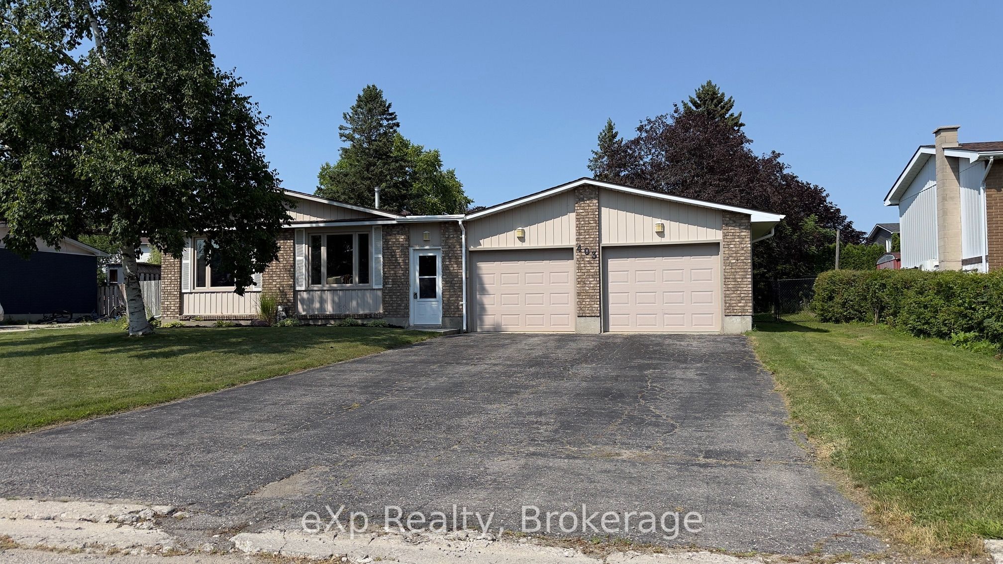 403 Highland Drive Property Photo 2