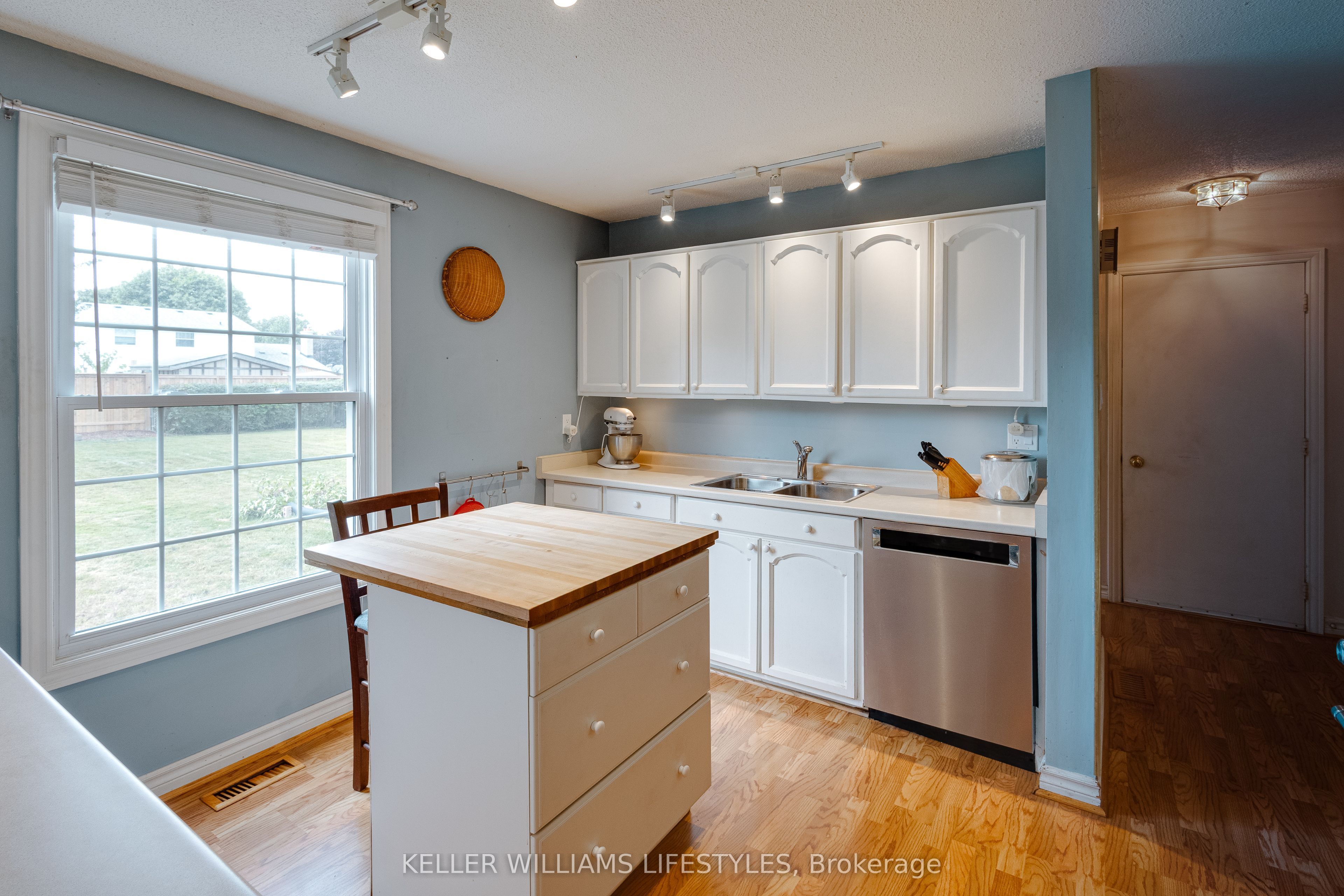 203 Mcmaster Court Property Photo 14