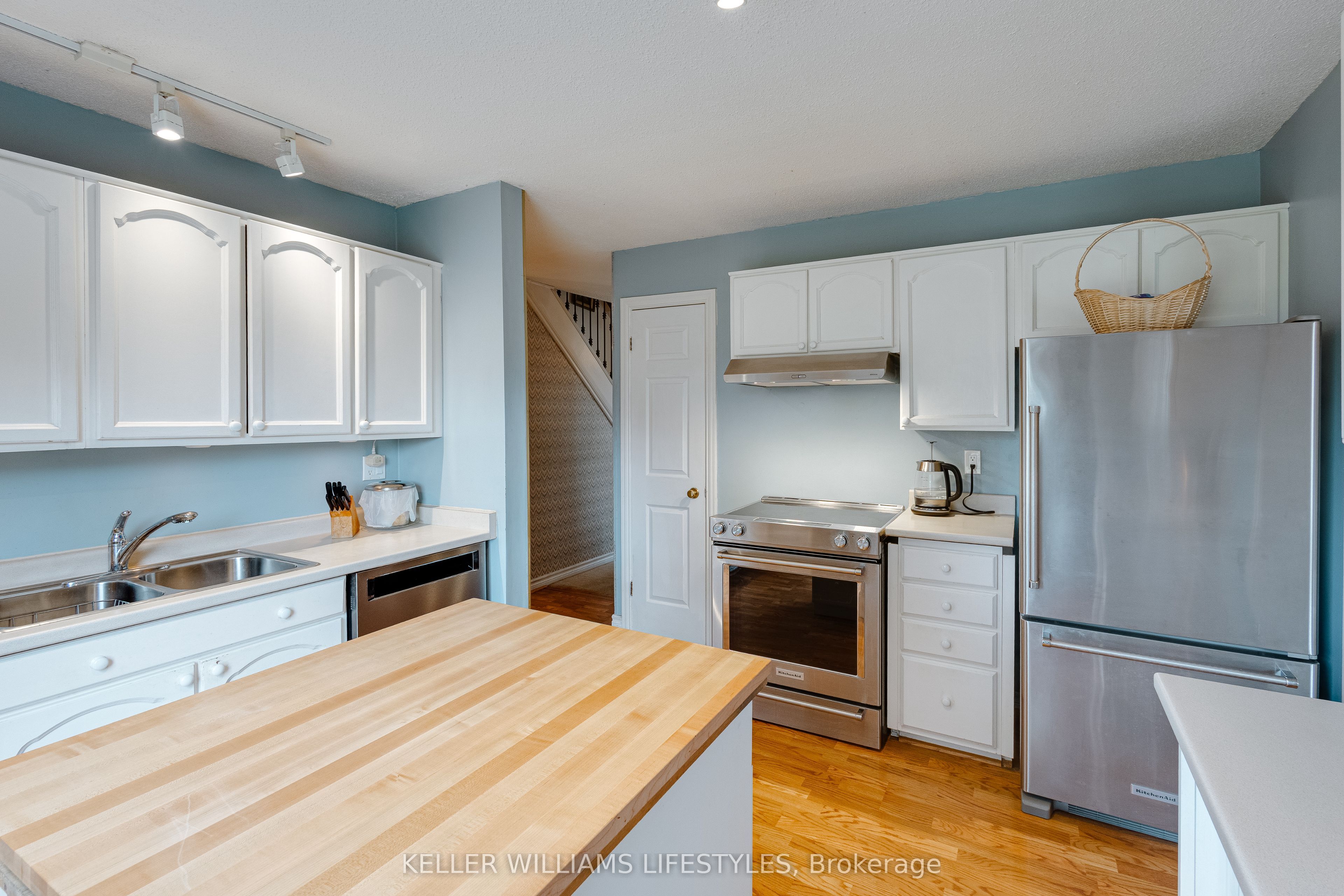 203 Mcmaster Court Property Photo 17