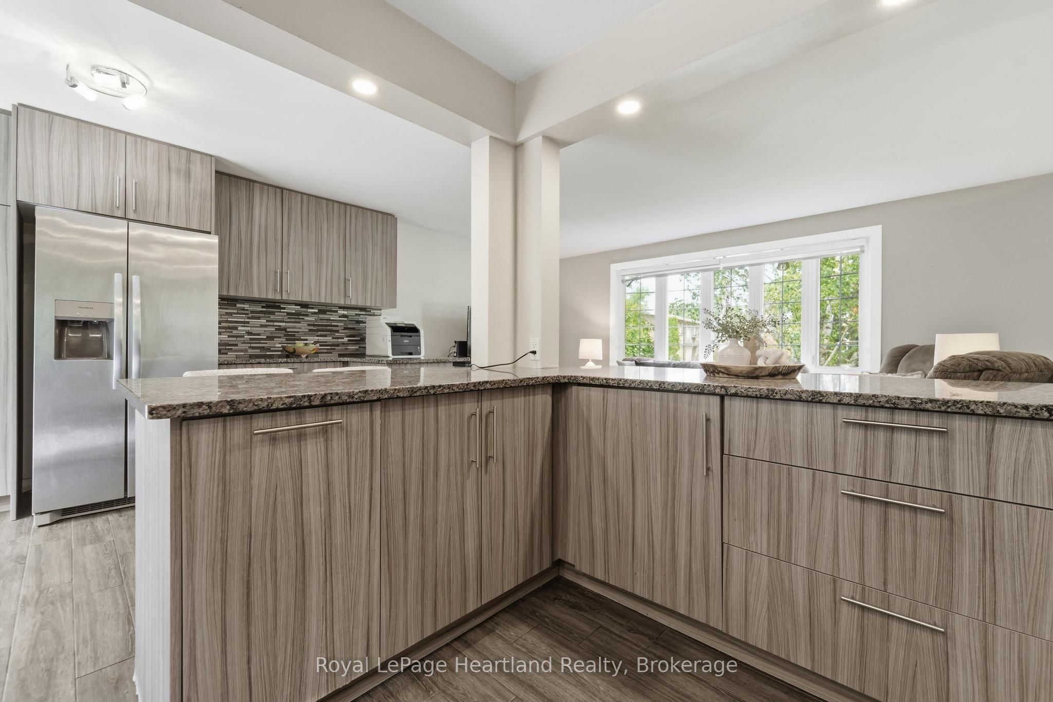 223 Kemp Crescent Property Photo 14