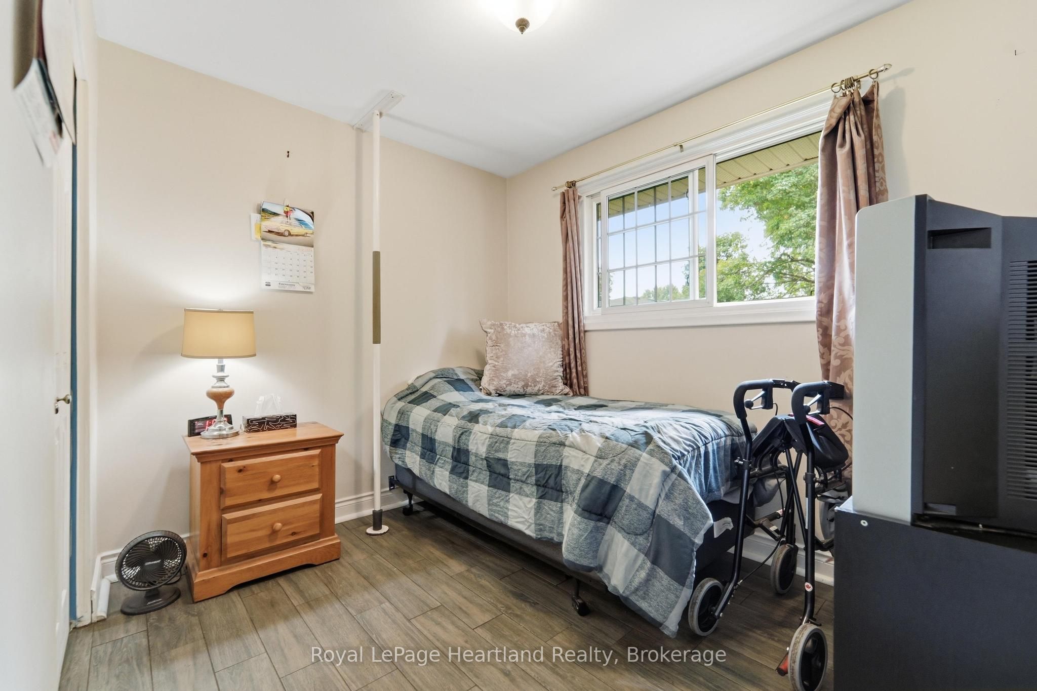223 Kemp Crescent Property Photo 19