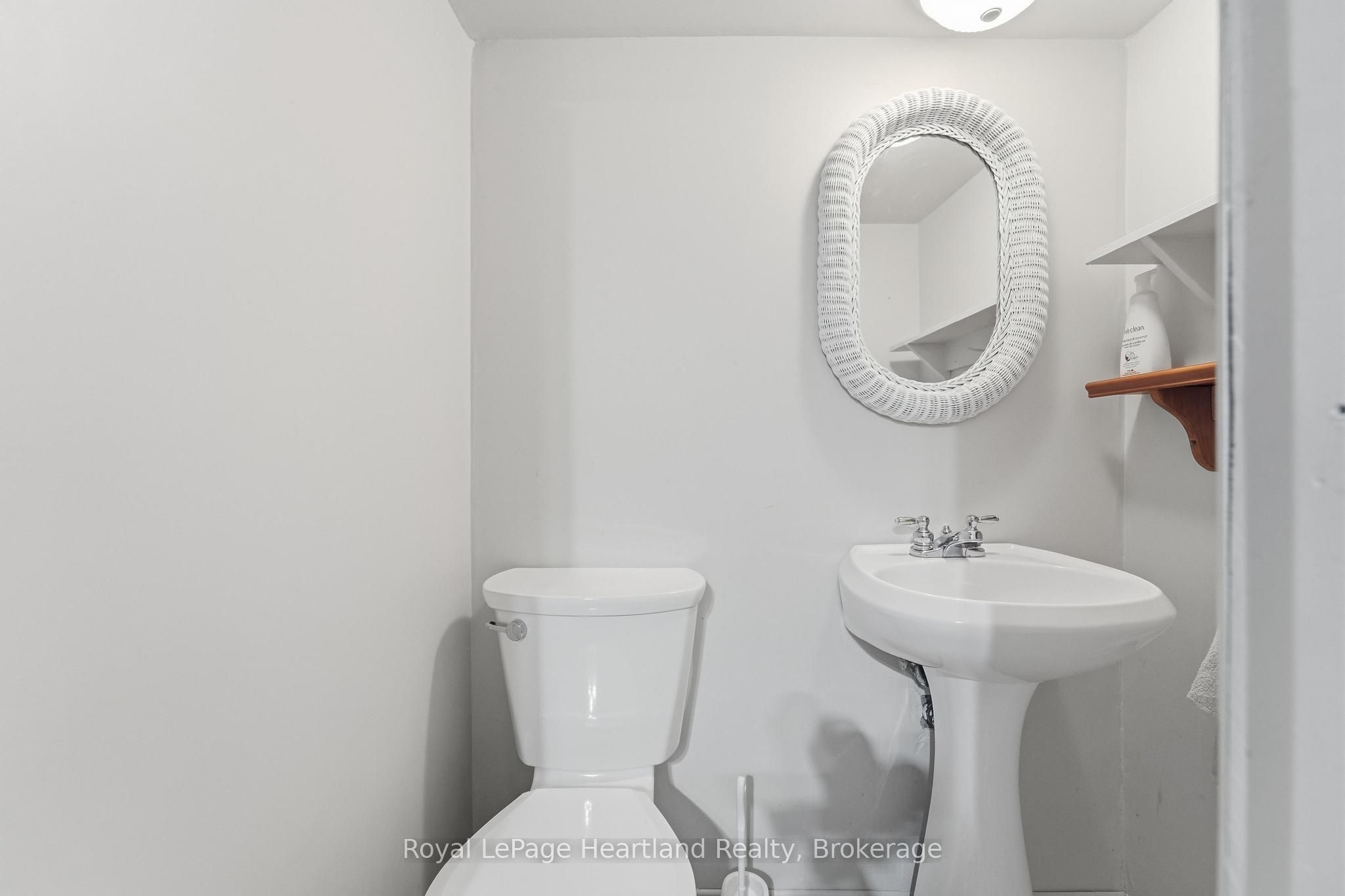 223 Kemp Crescent Property Photo 31