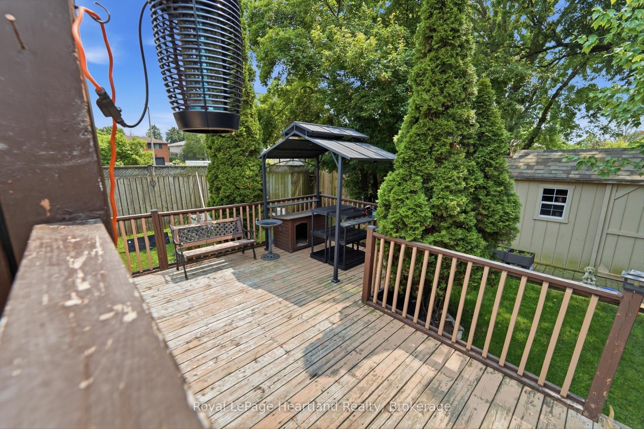 223 Kemp Crescent Property Photo 33