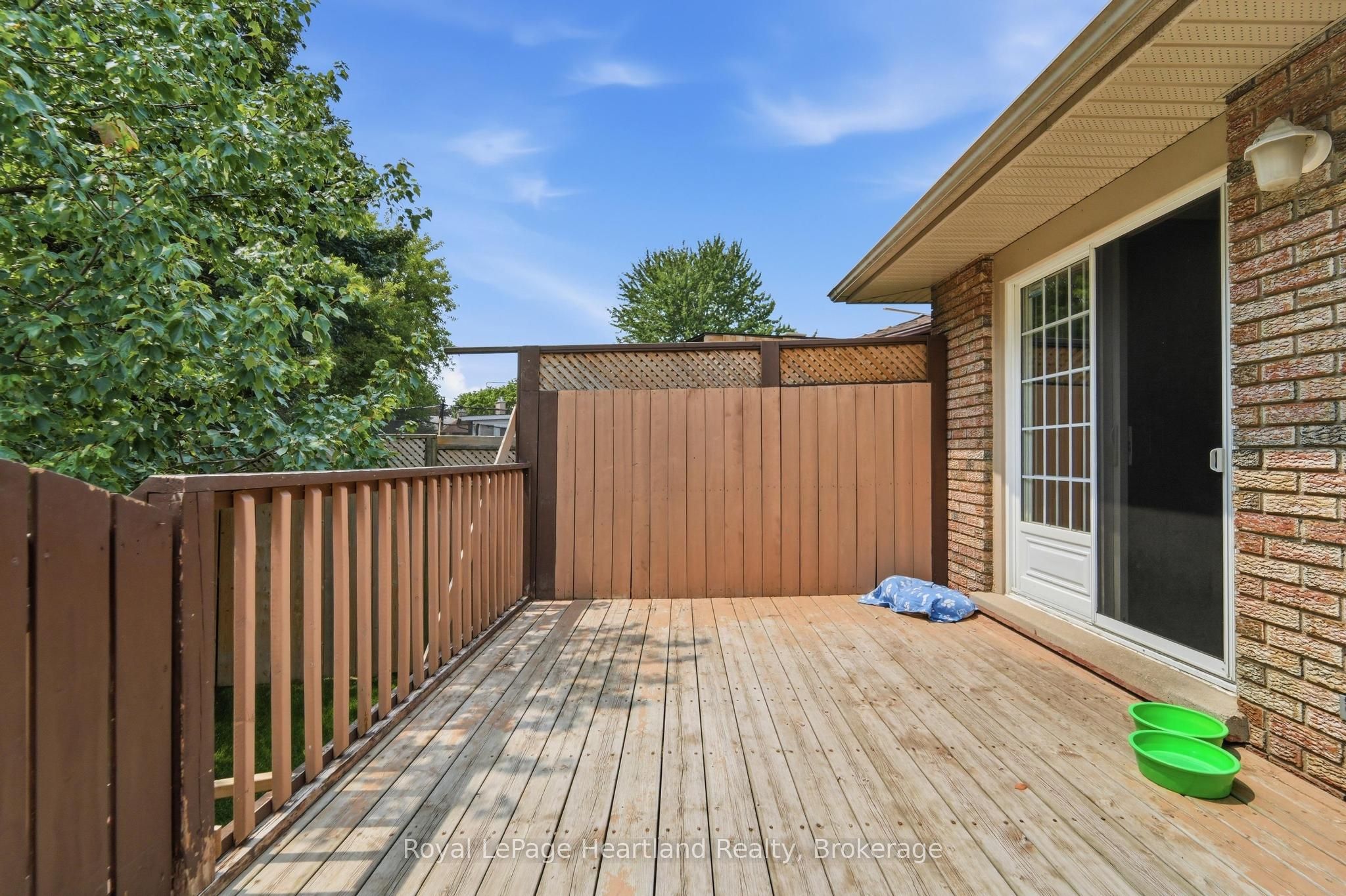223 Kemp Crescent Property Photo 35
