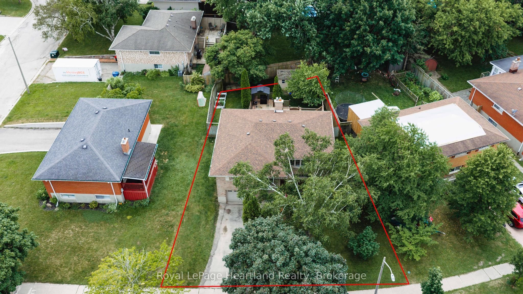 223 Kemp Crescent Property Photo 40
