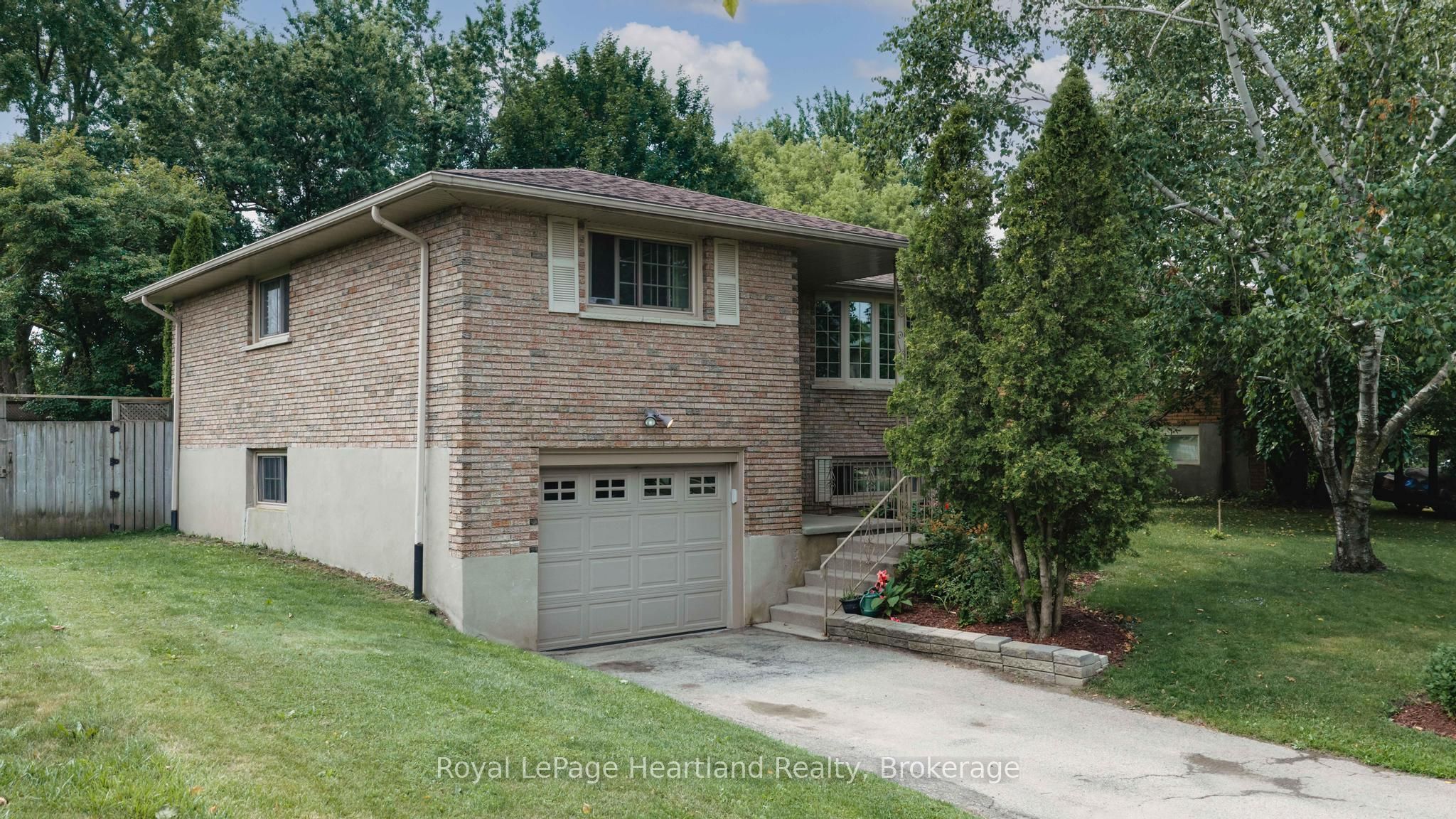 223 Kemp Crescent Property Photo 42