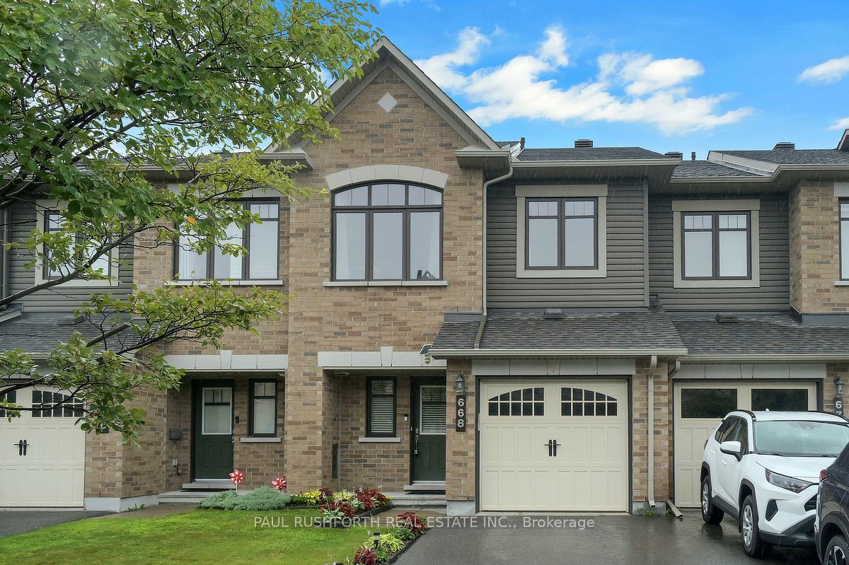 668 Petrichor Crescent Property Photo 1