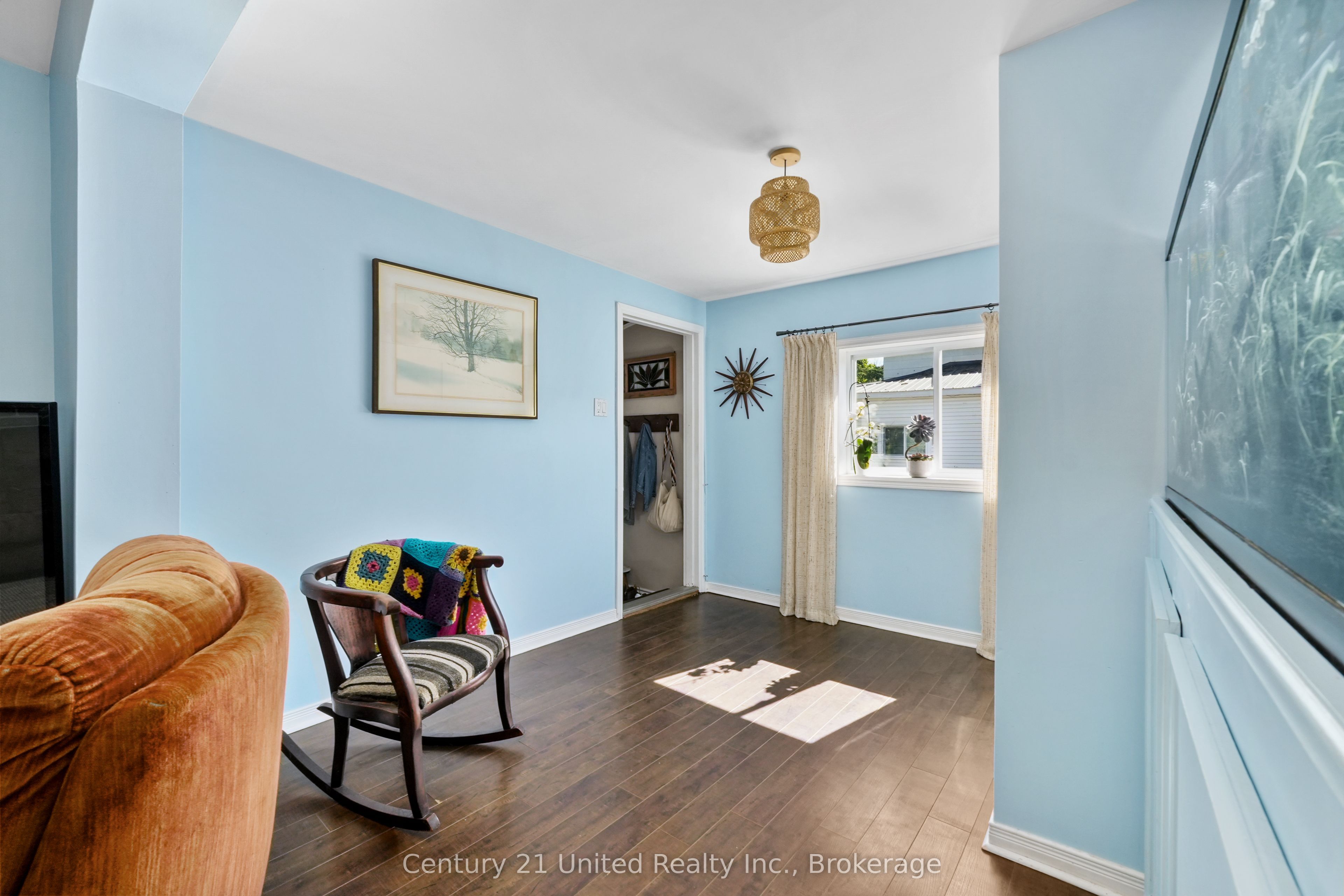 5 George Street E Property Photo 7