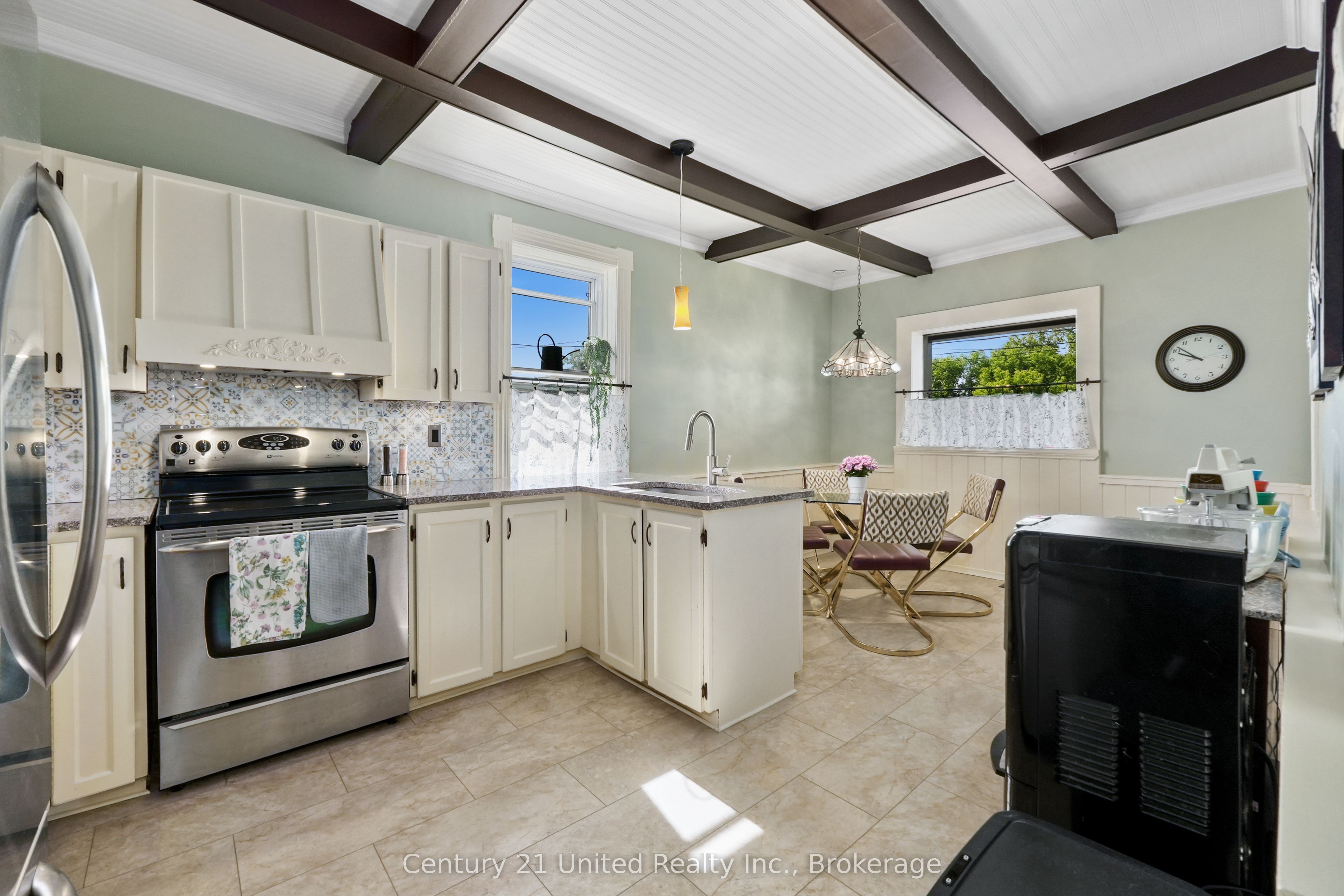 5 George Street E Property Photo 14
