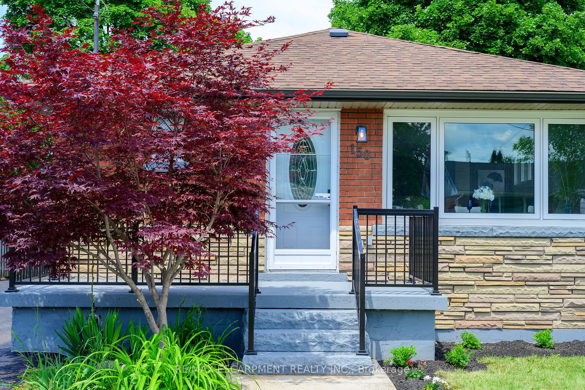150 Howard Avenue Property Photo 4