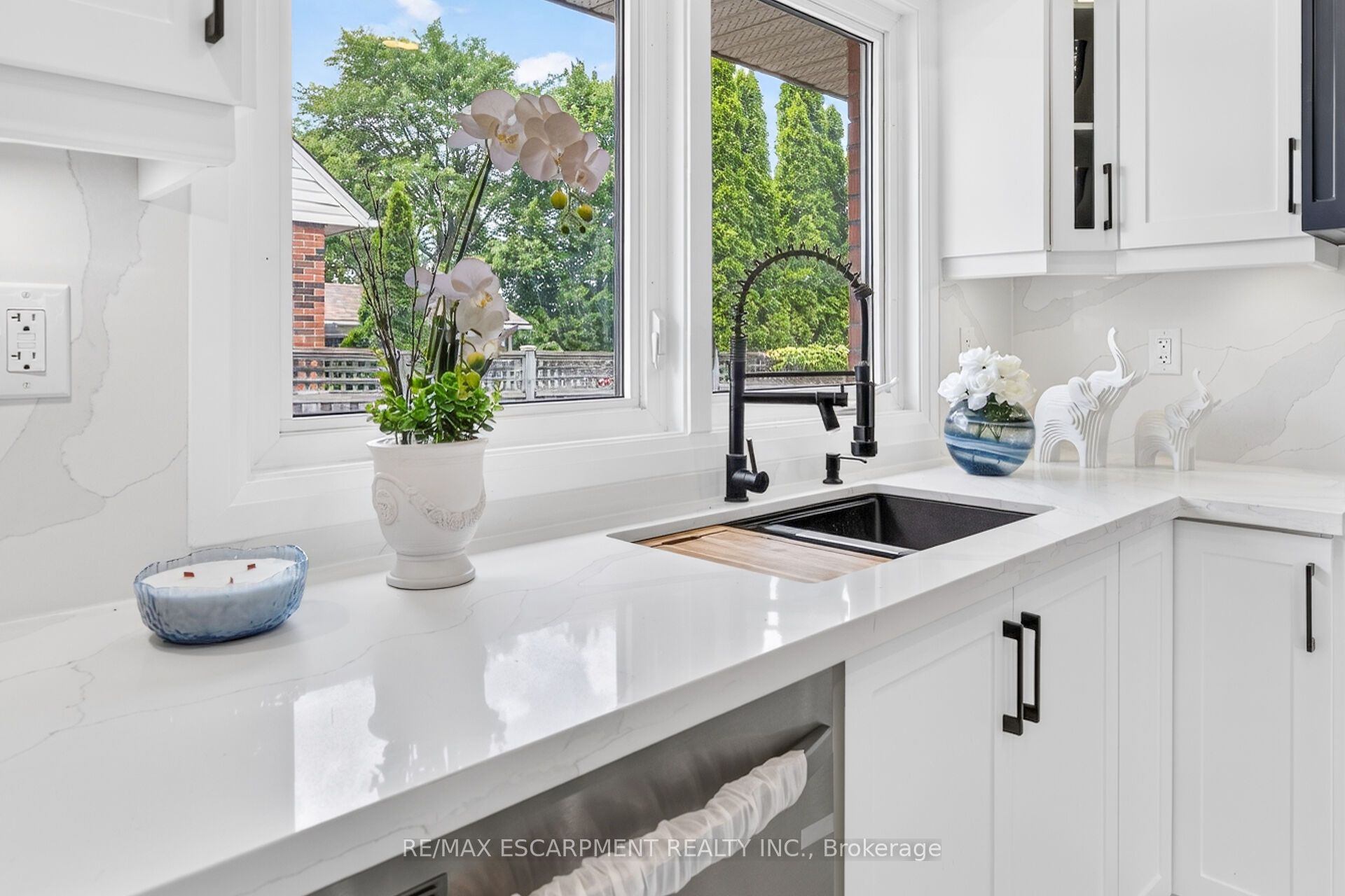 150 Howard Avenue Property Photo 8