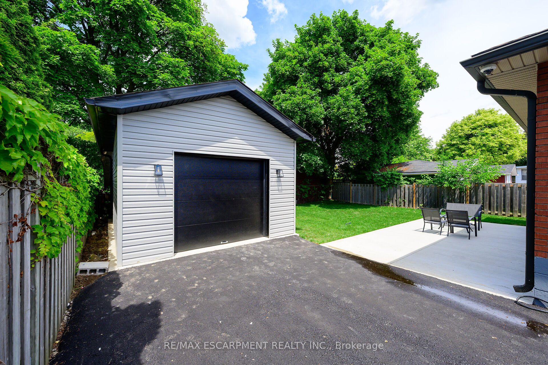 150 Howard Avenue Property Photo 45