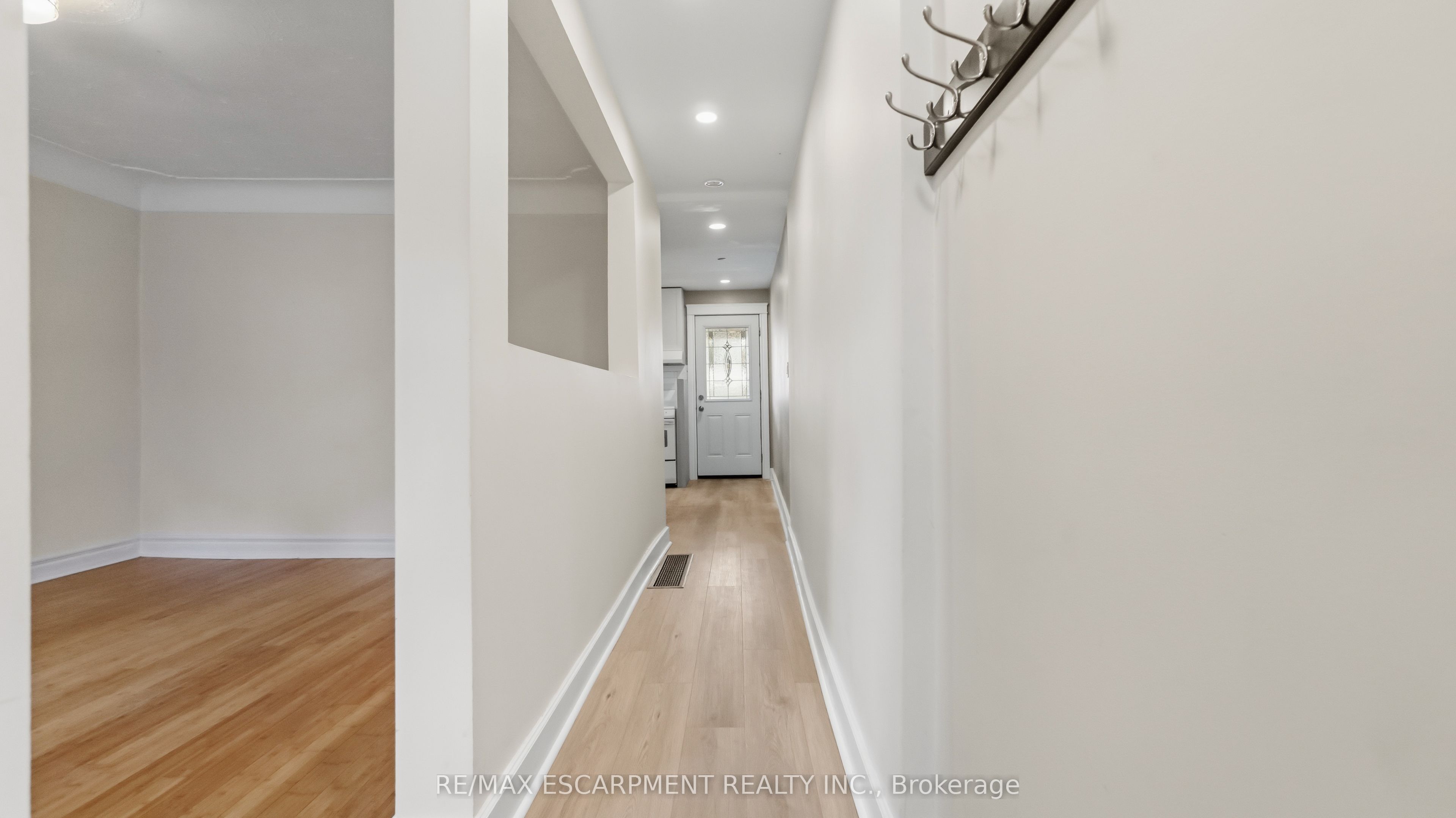180 West Avenue N Property Photo 7