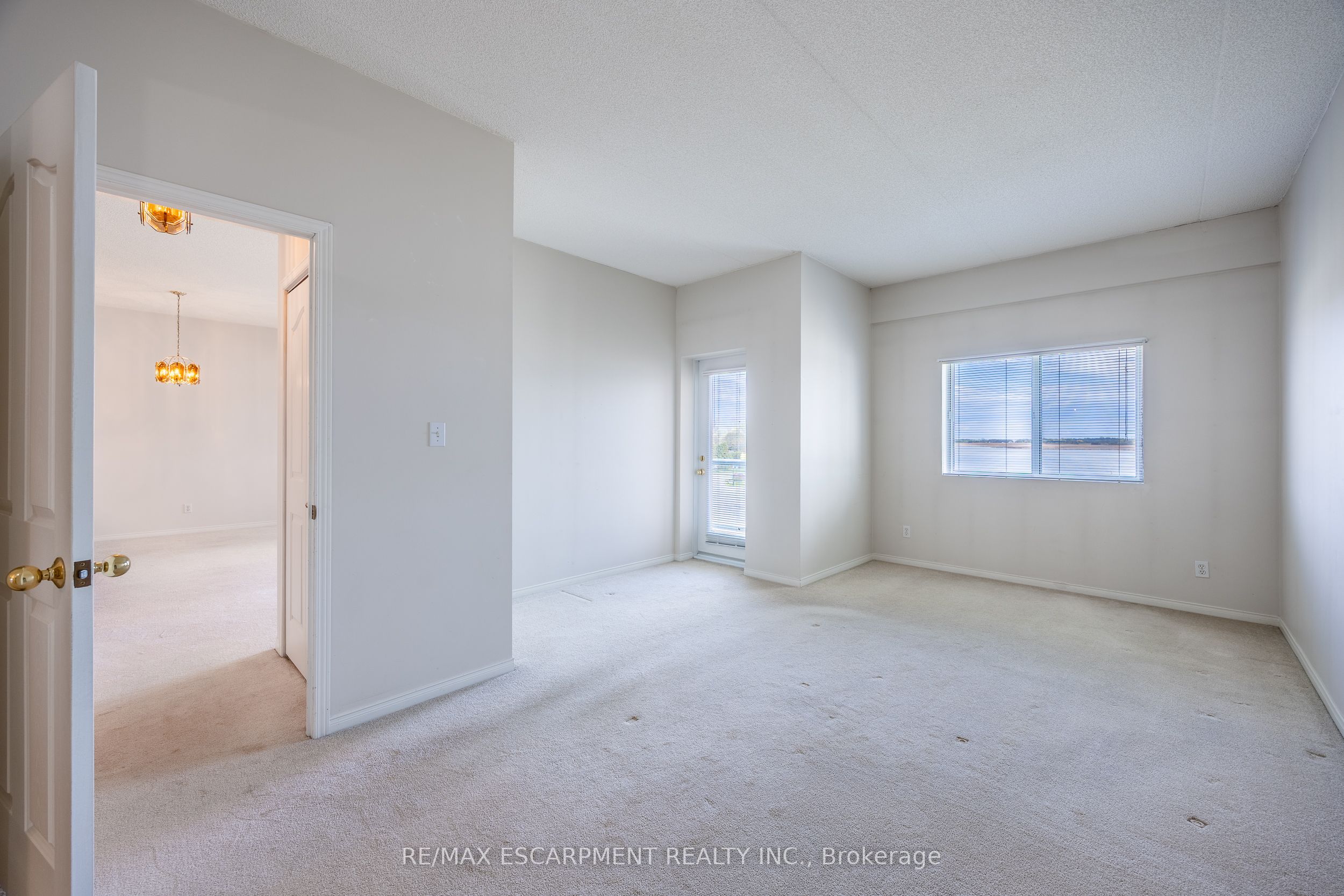 210 Main Street E 309 Property Photo 16