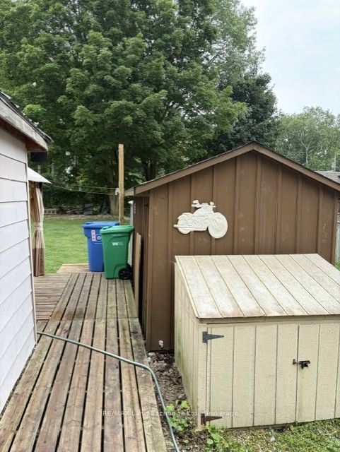 1064 Howick Street Property Photo 16