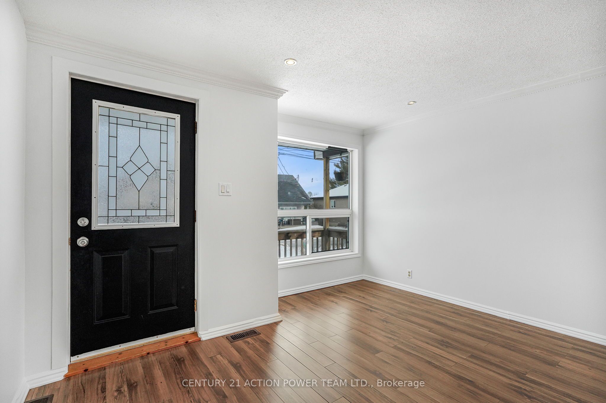 983 Chapman Street Property Photo 5