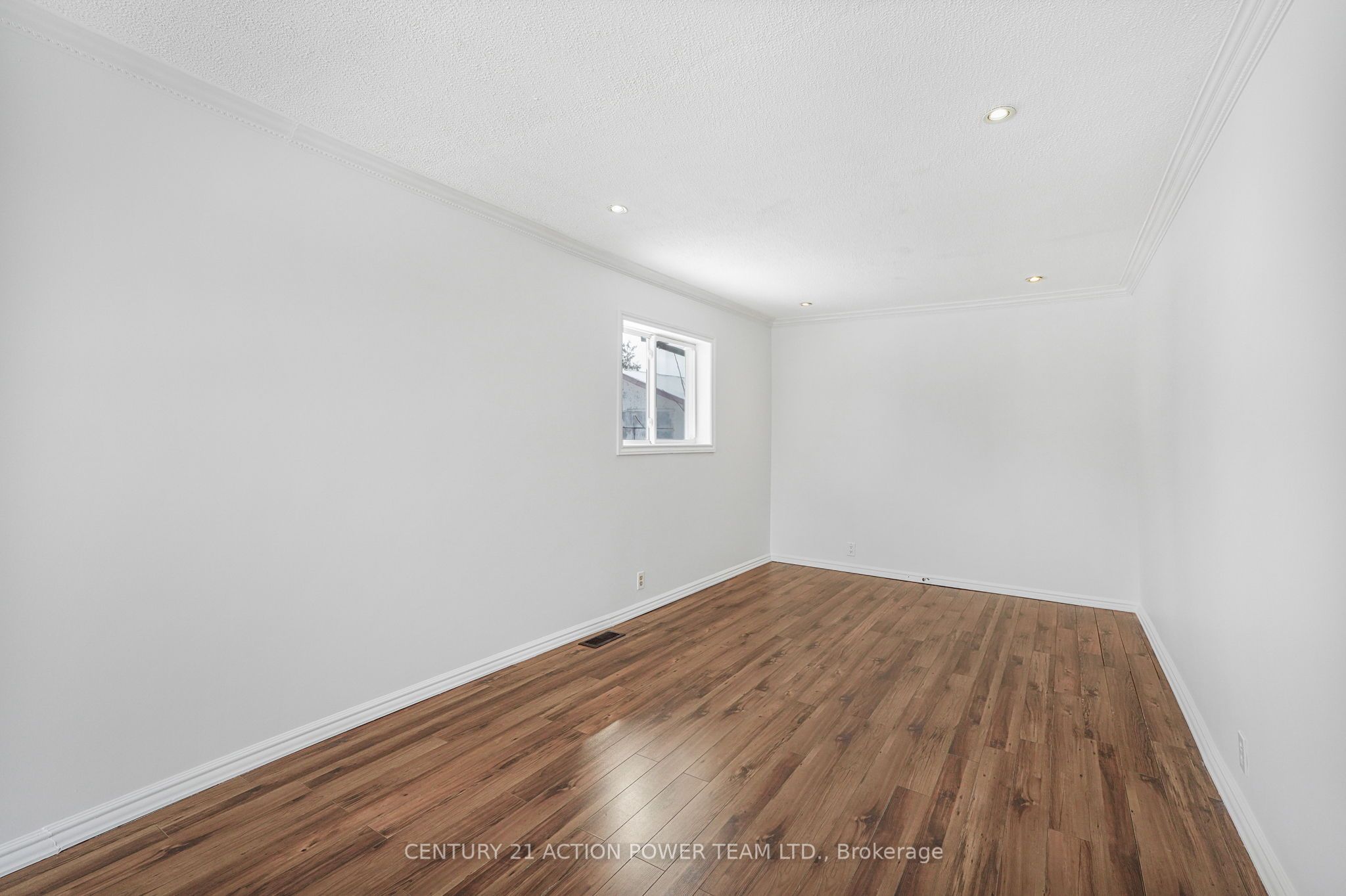 983 Chapman Street Property Photo 6