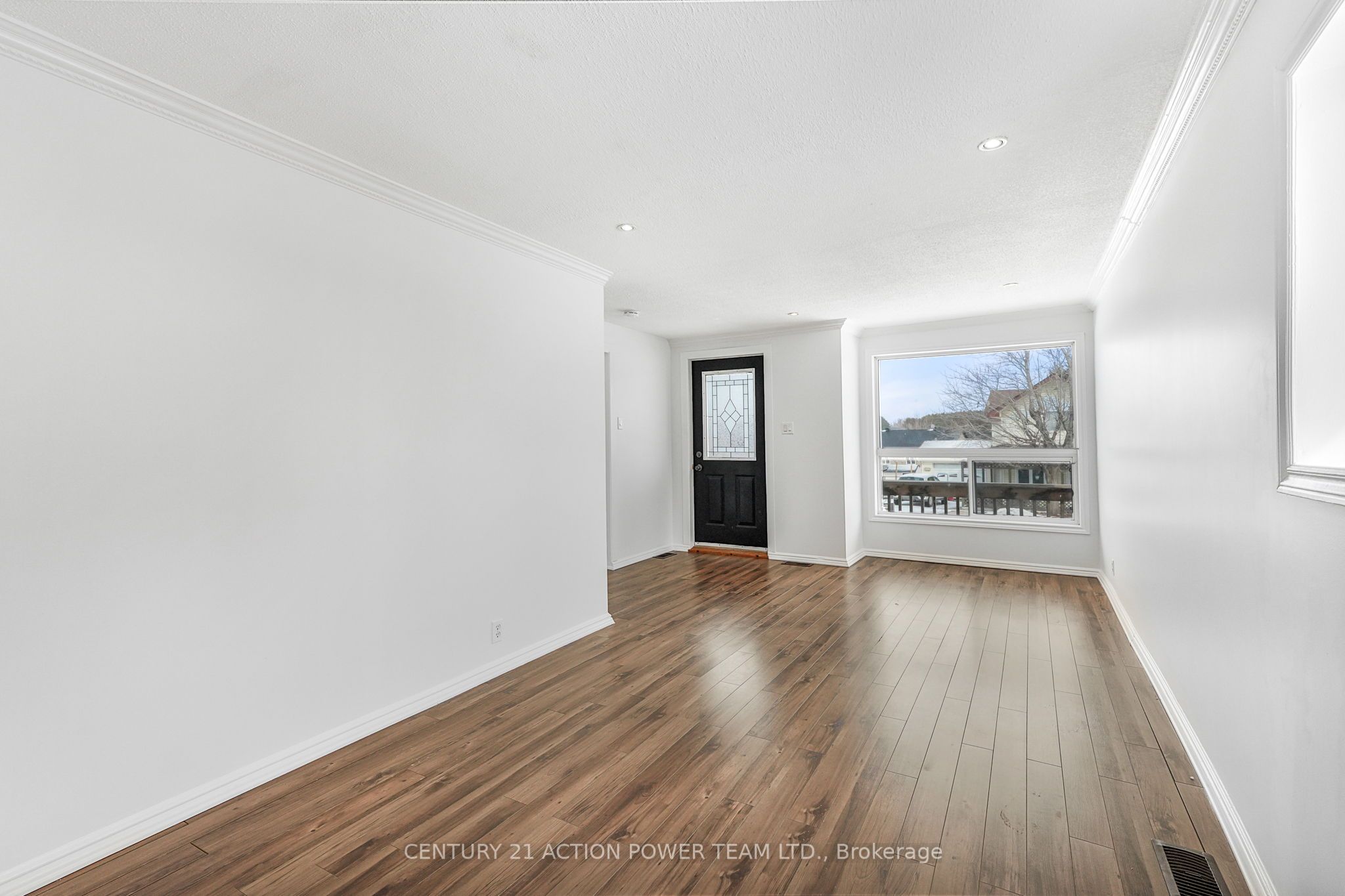 983 Chapman Street Property Photo 8