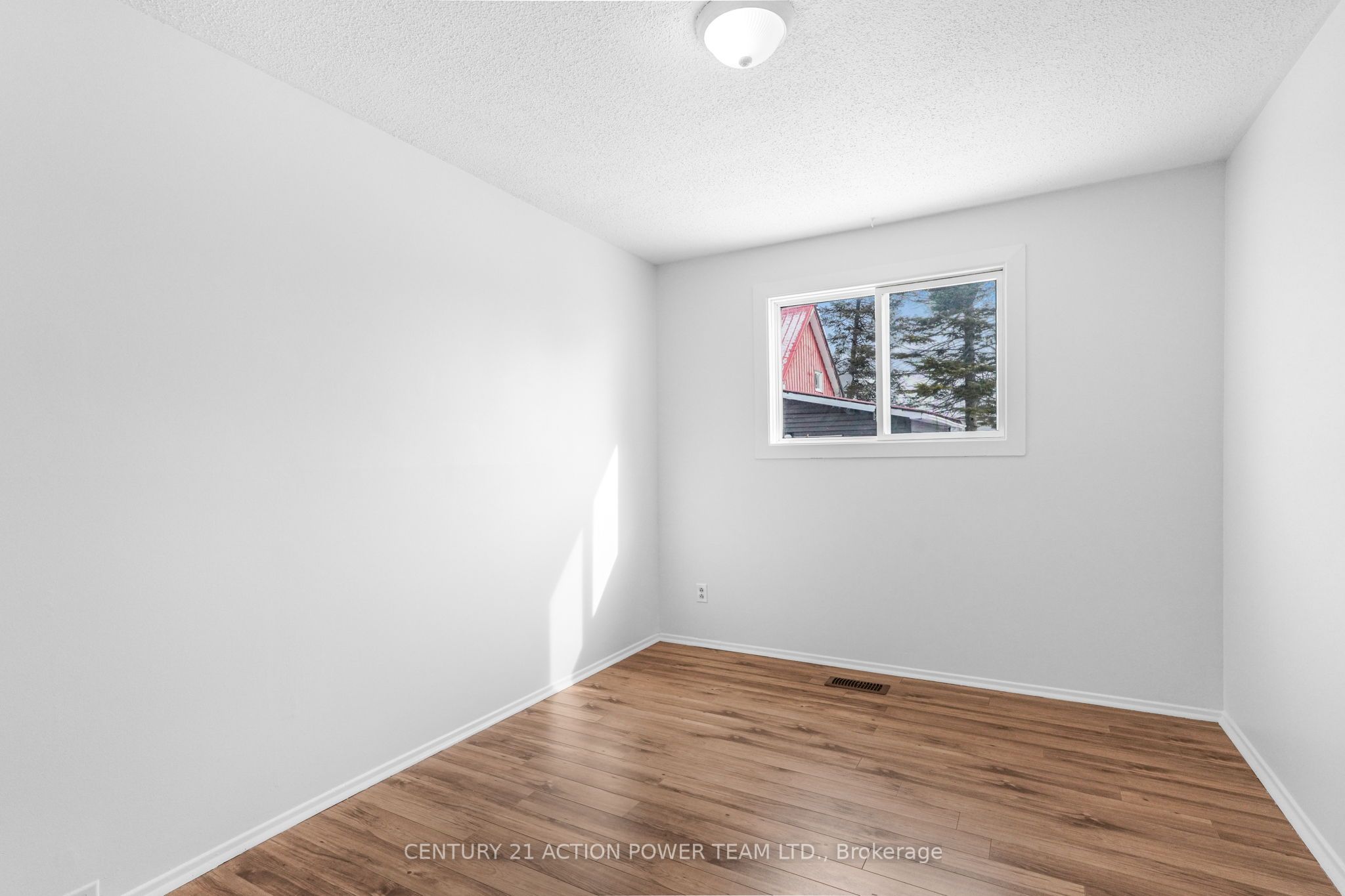 983 Chapman Street Property Photo 11