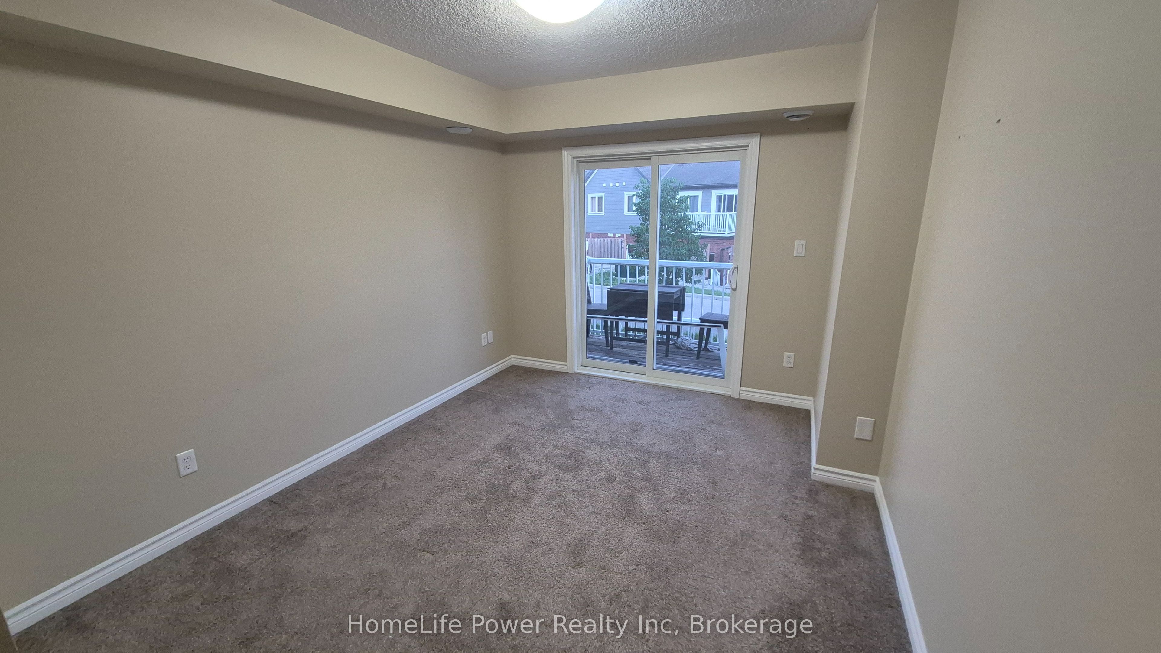 225 Riddell Street 5 Property Photo 6