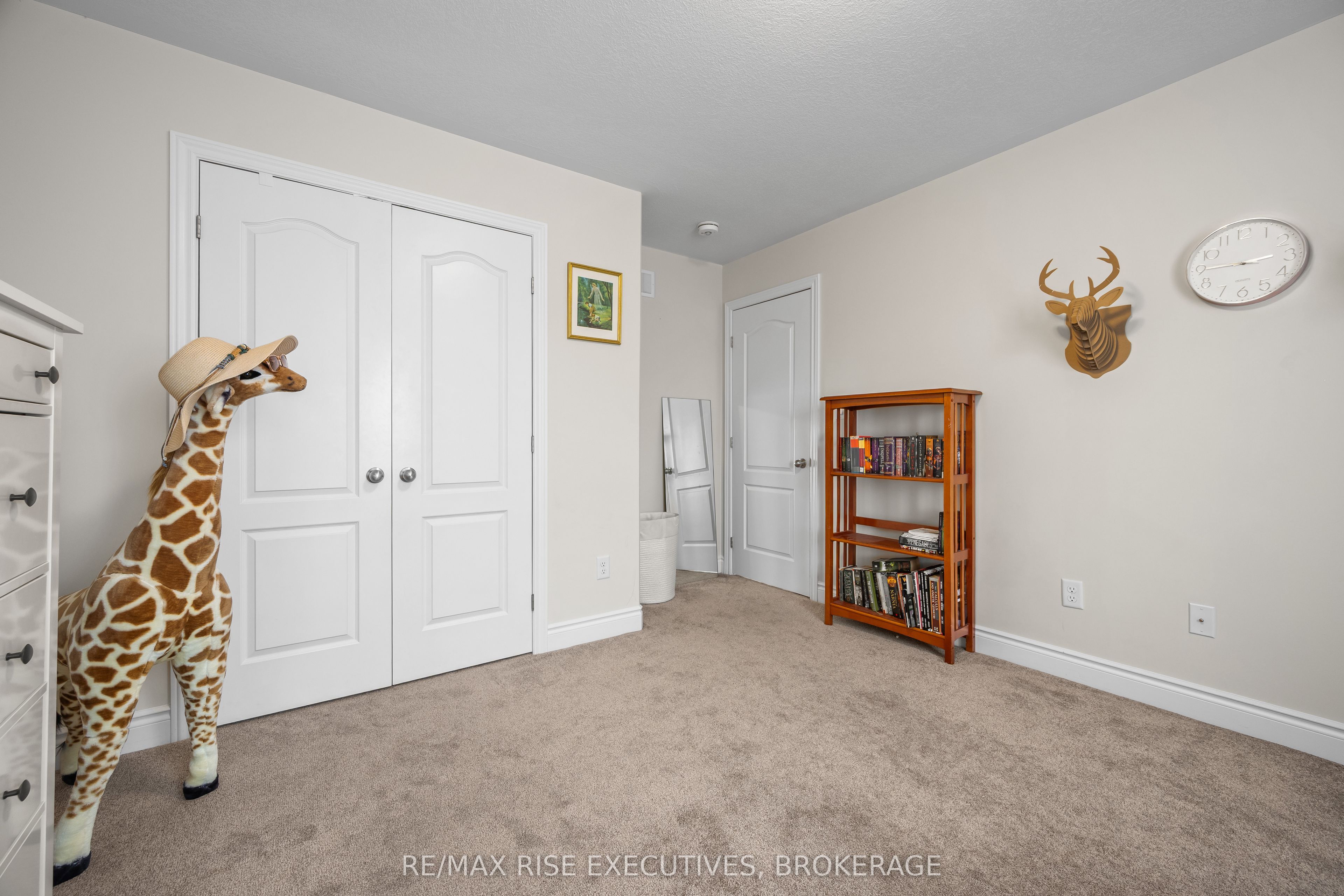 483 Beth Crescent Property Photo 38