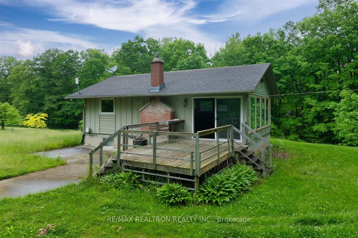 2740 Front Road Property Photo 3