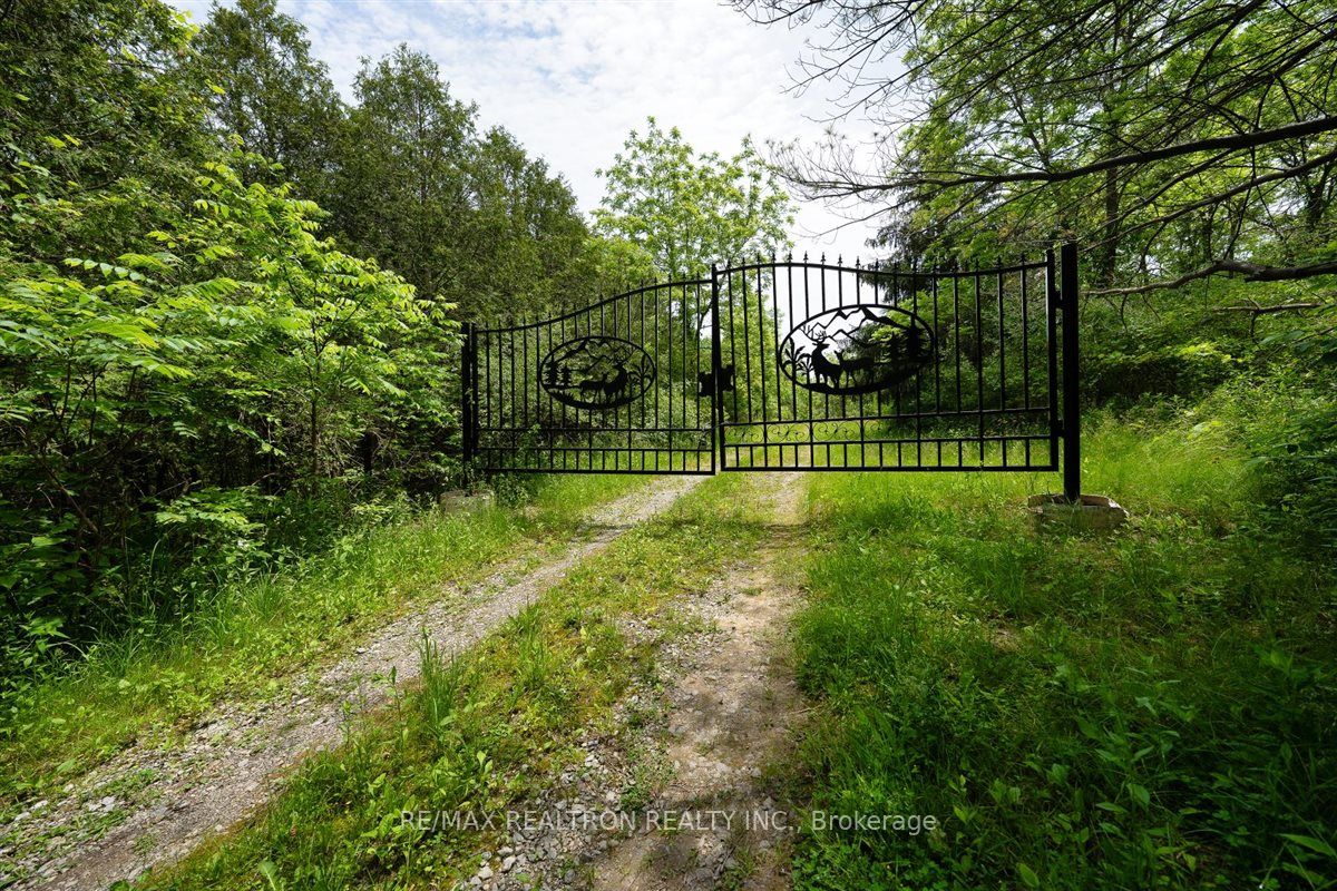 2740 Front Road Property Photo 6