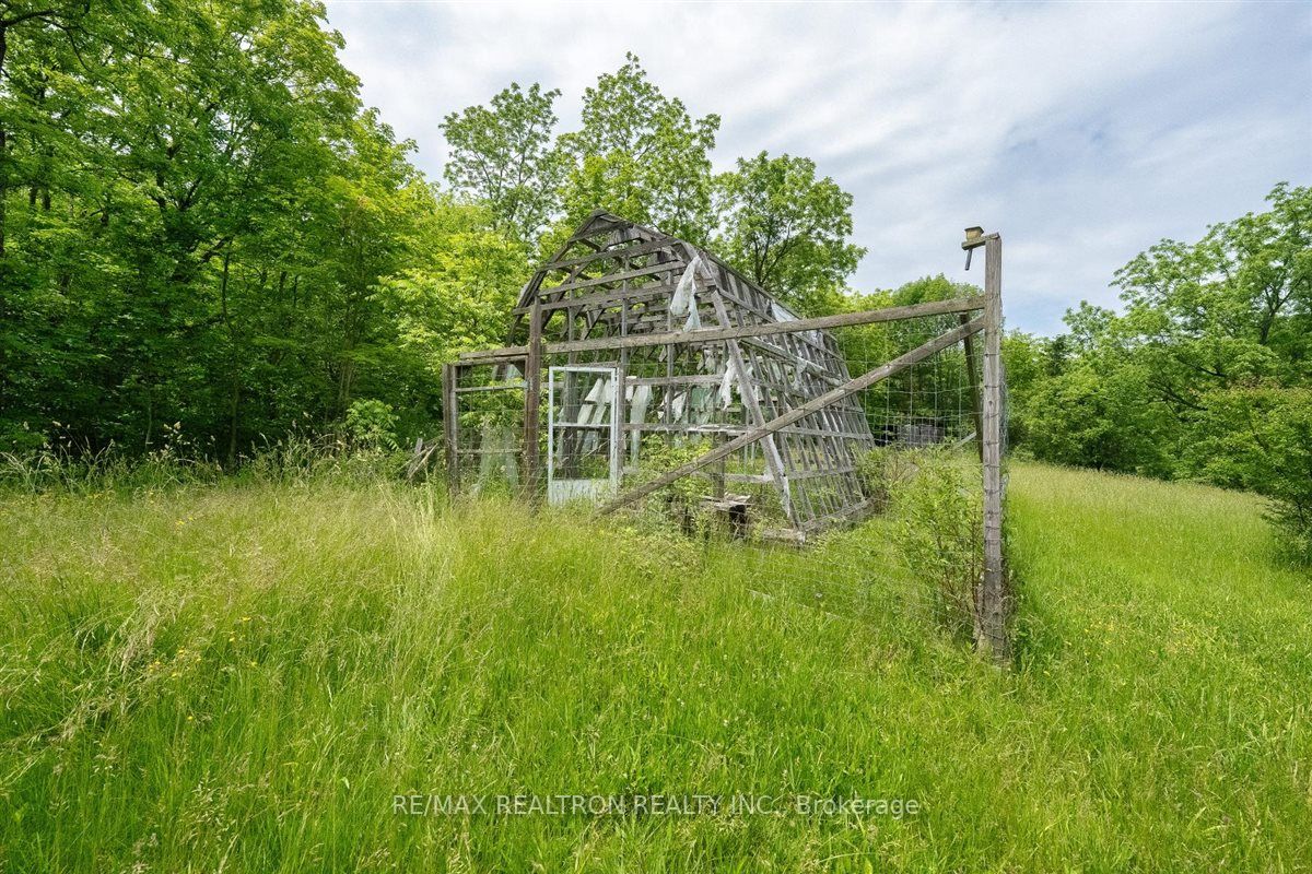2740 Front Road Property Photo 9