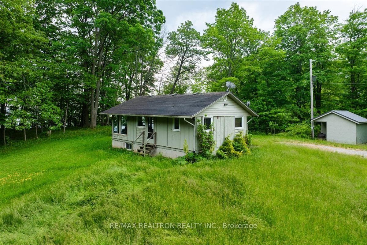 2740 Front Road Property Photo 16