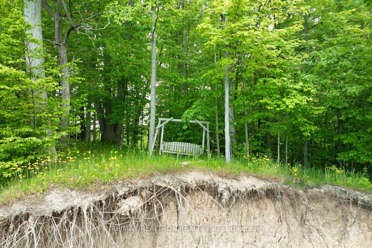 2740 Front Road Property Photo 32