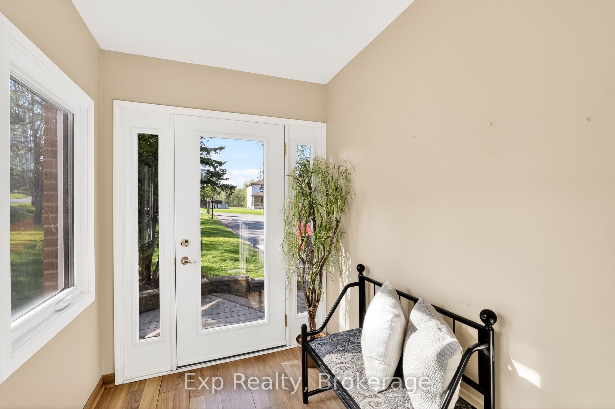 1175 Lakeshore Road Property Photo 8