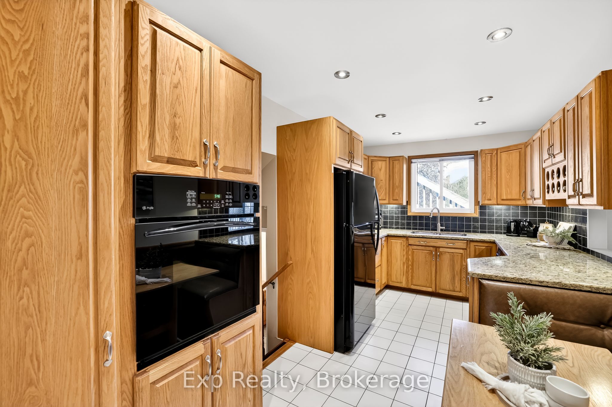 1175 Lakeshore Road Property Photo 16
