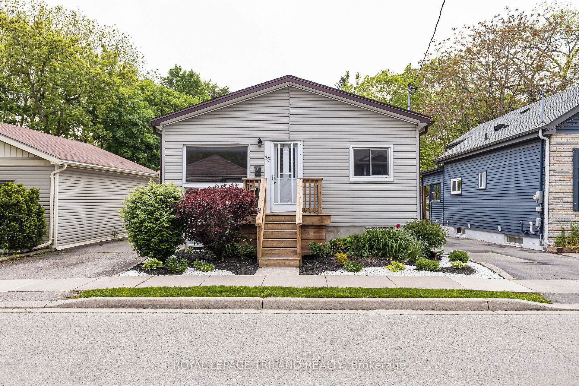 35 Miles Street 2 Property Photo 15
