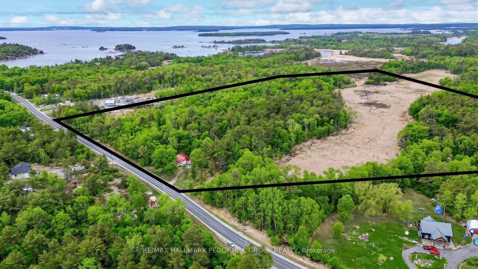 1301 Honey Harbour Road Property Photo 3