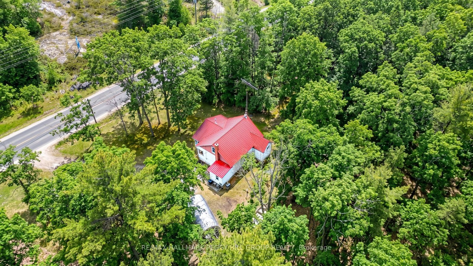 1301 Honey Harbour Road Property Photo 5