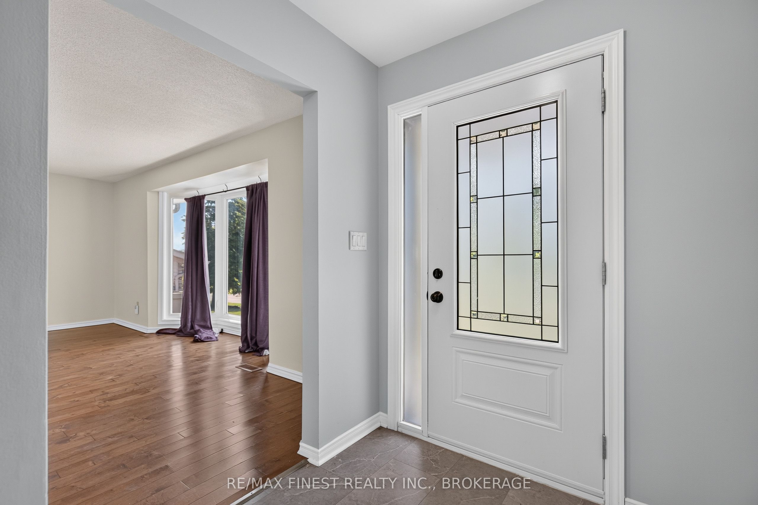 881 Ludgate Crescent Property Photo 4